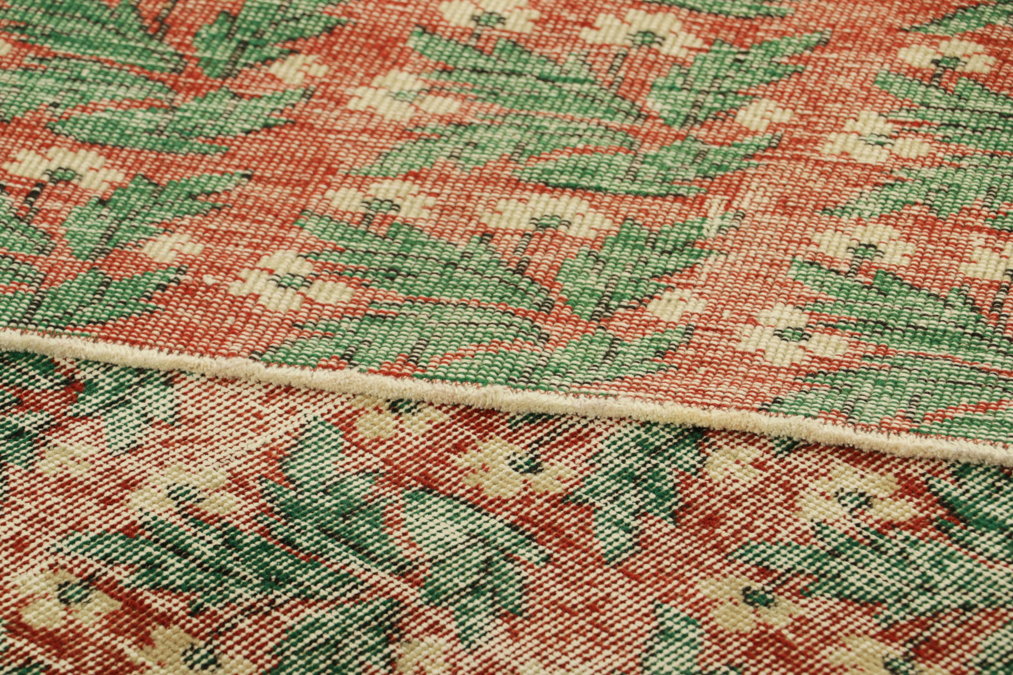 Wool Vintage Zeki Müren Rug in Green with Red Geometric Patterns  Rug & Kilim For Sale