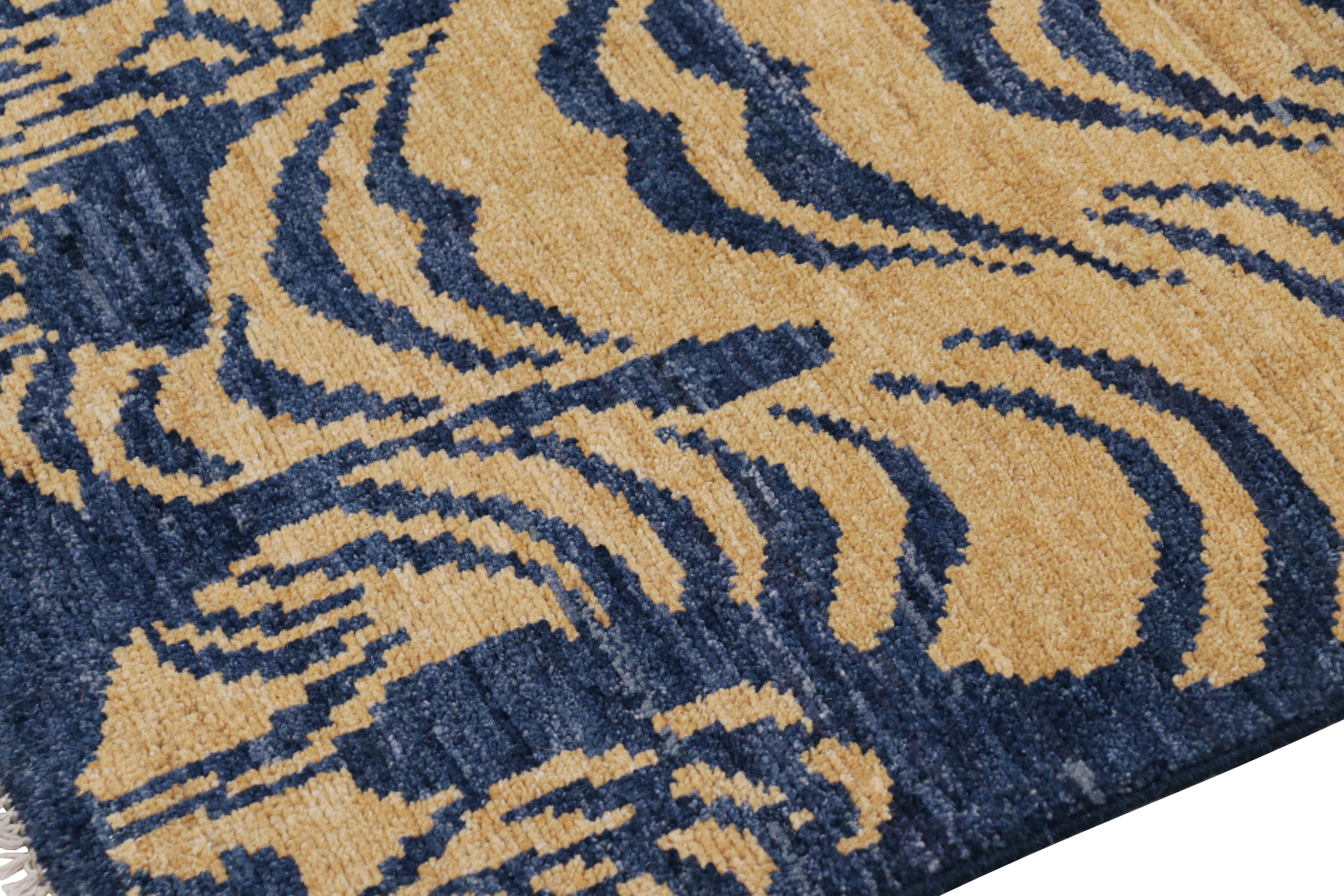 Tapis de course contemporain en peau de tigre bleu marine et or Pictorial de Rug & Kilim Neuf - En vente à Long Island City, NY
