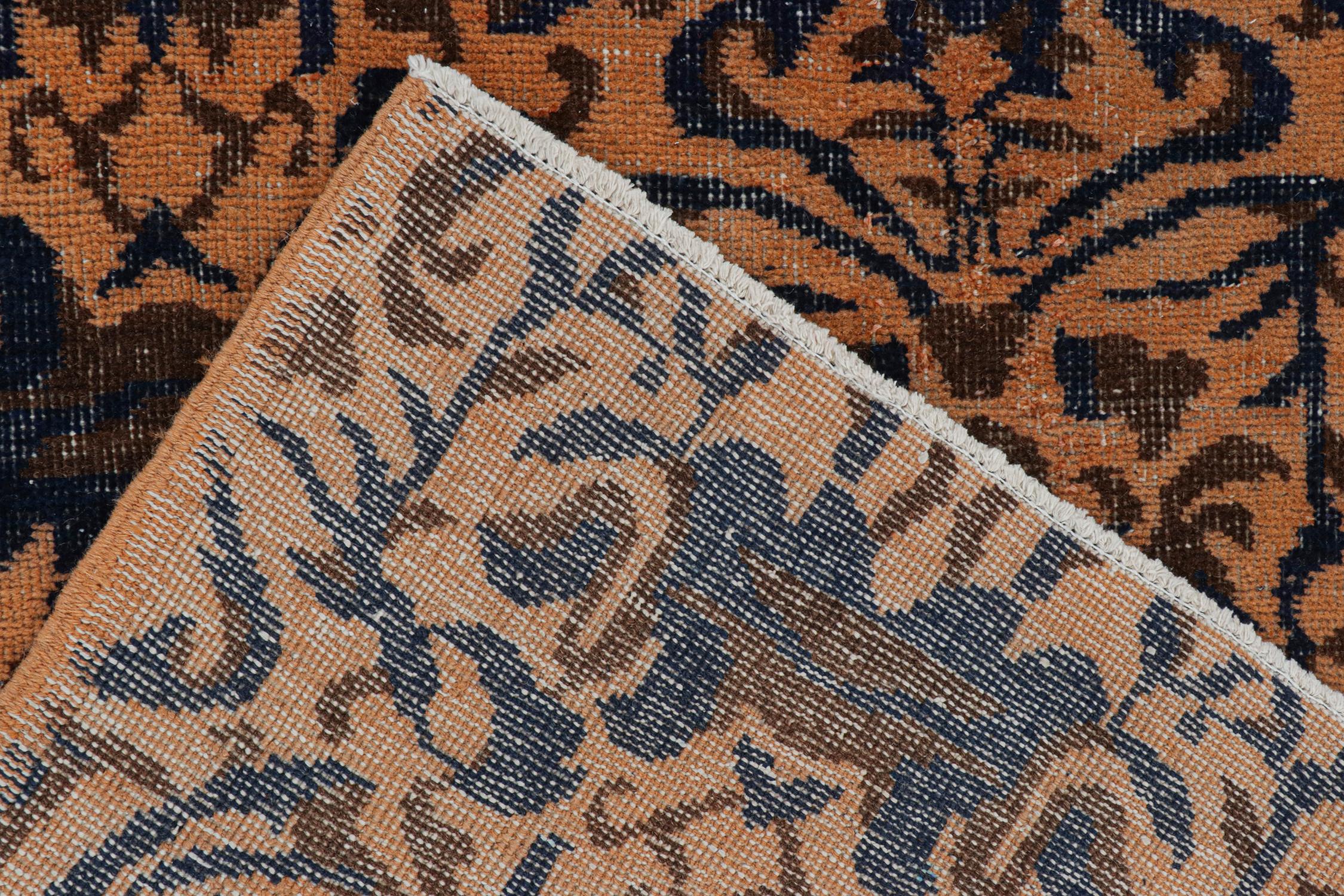 Vintage Zeki Müren Teppich in Orange mit braunen und blauen Mustern von Rug & Kilim (Mitte des 20. Jahrhunderts) im Angebot