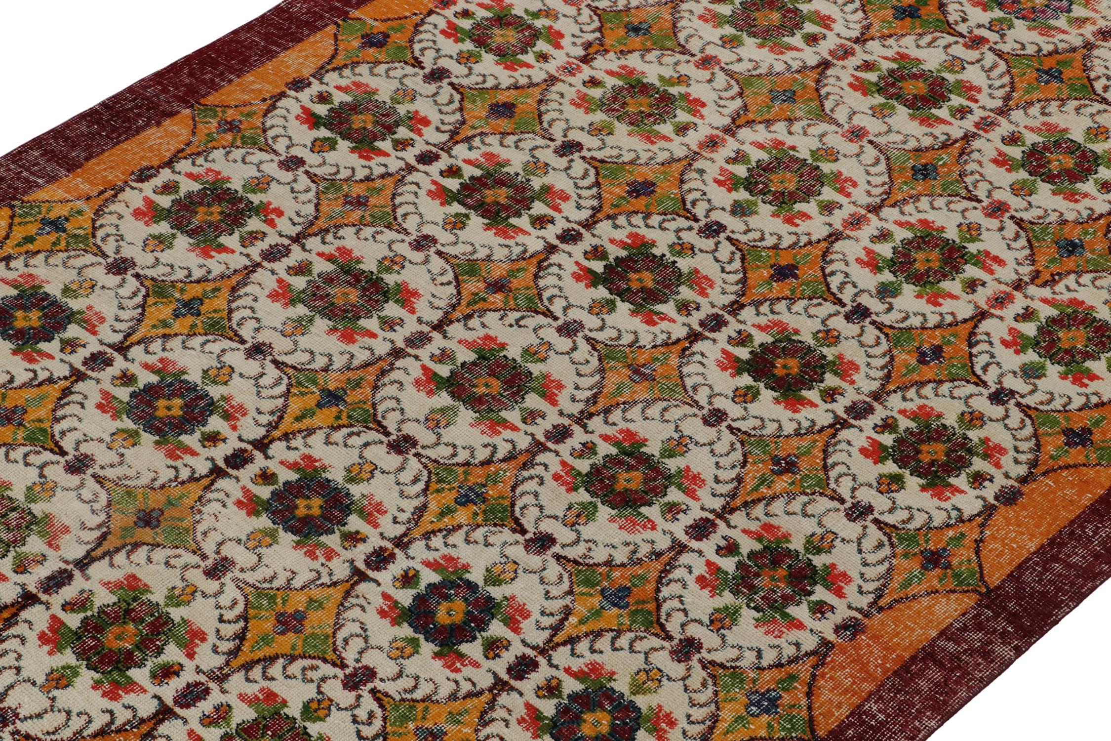Vintage Zeki Müren Teppich in Orange mit Off-White Medaillons (Türkisch) im Angebot