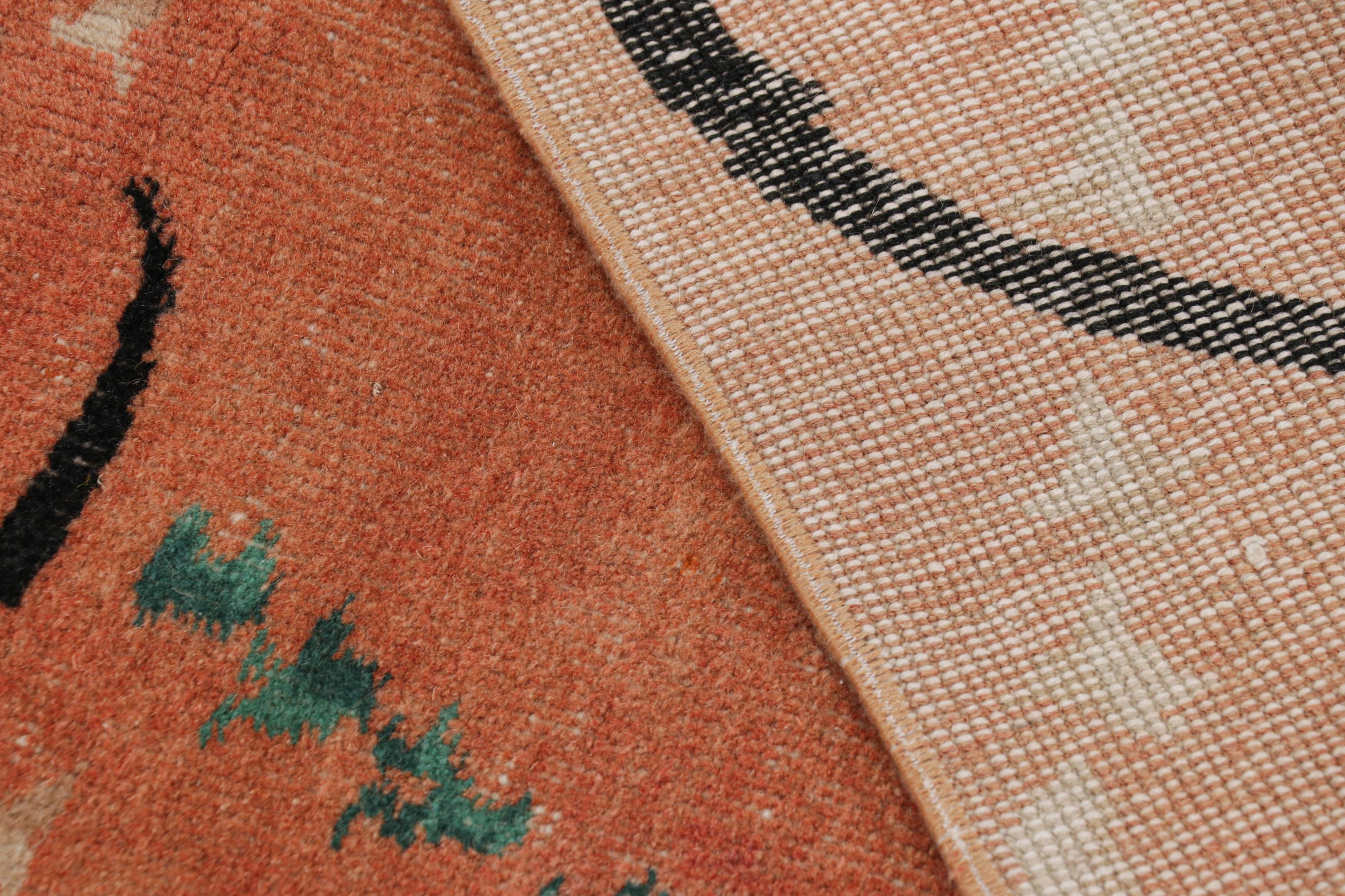 Vintage Zeki Müren Teppich in Pfirsich mit bunten geometrischen Mustern von Rug & Kili im Angebot 1