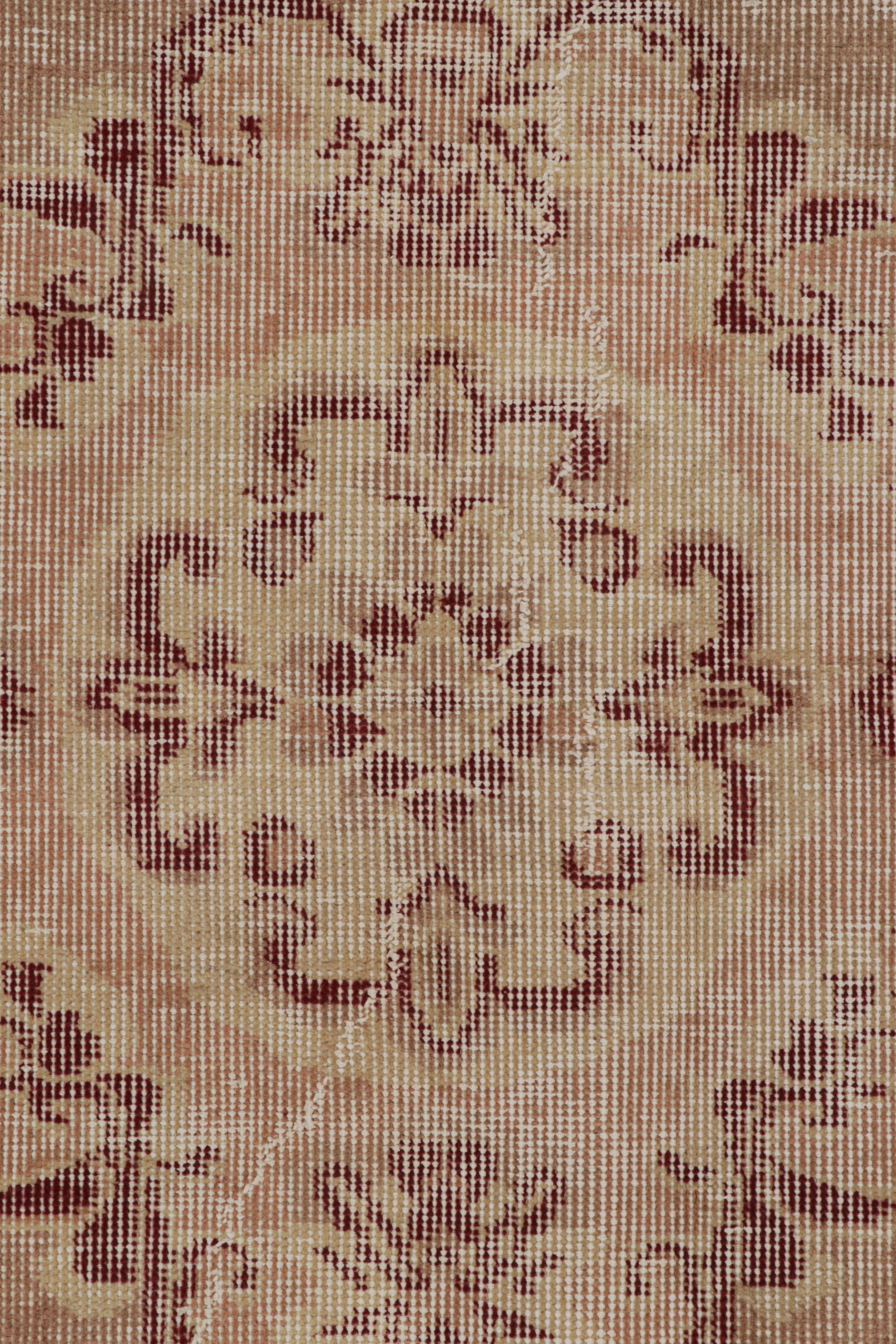 Vintage Zeki Müren Rug in Pink with Floral Medallion, from Rug & Kilim In Good Condition For Sale In Long Island City, NY