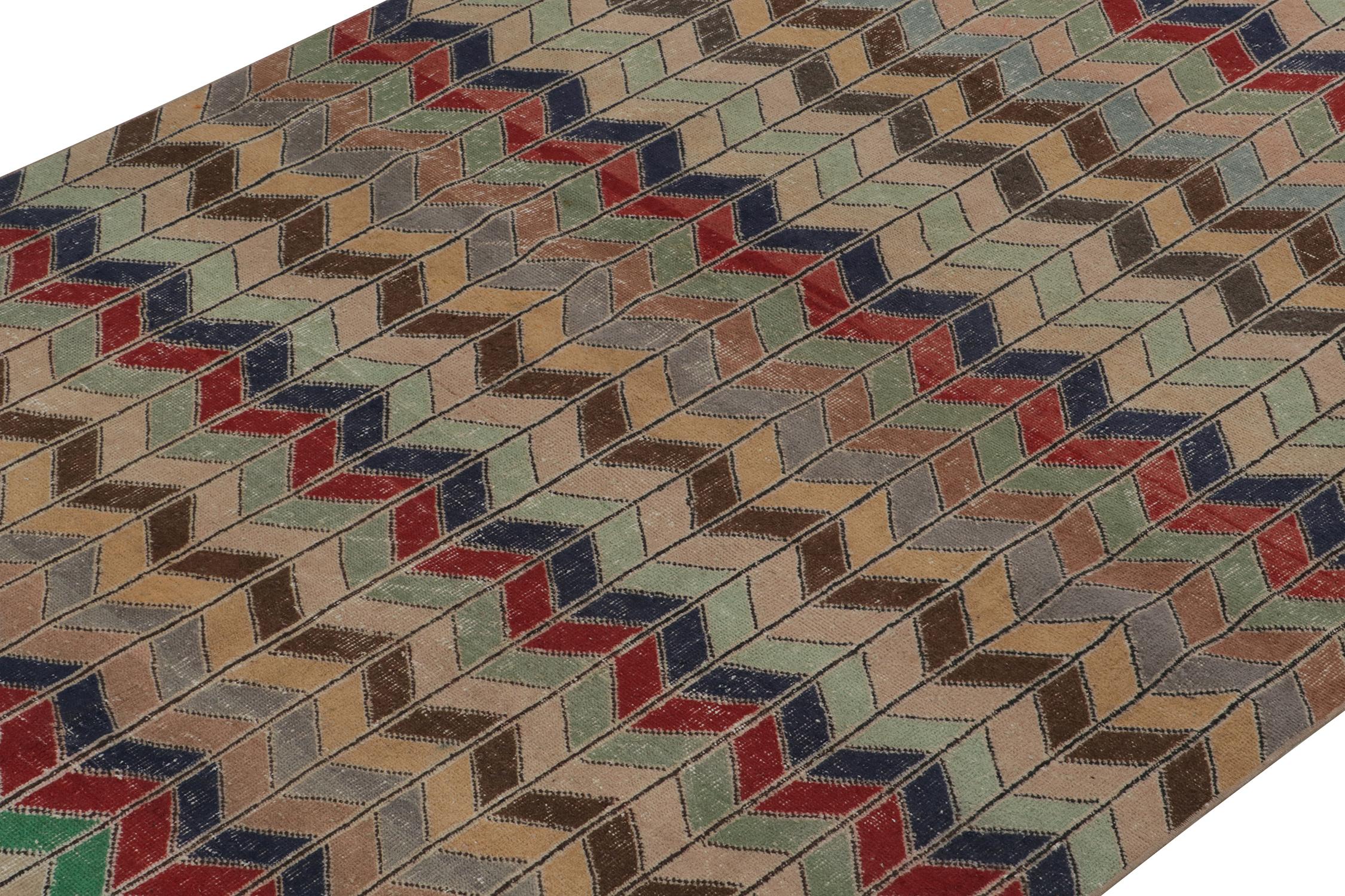 Vintage Zeki Müren Teppich in polychromen Chevron-Mustern, von Rug & Kilim (Handgeknüpft) im Angebot