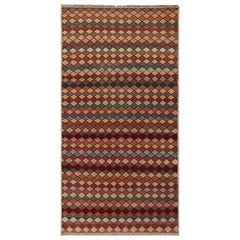 Tappeto vintage Zeki Müren con motivi a diamante policromi, di Rug & Kilim