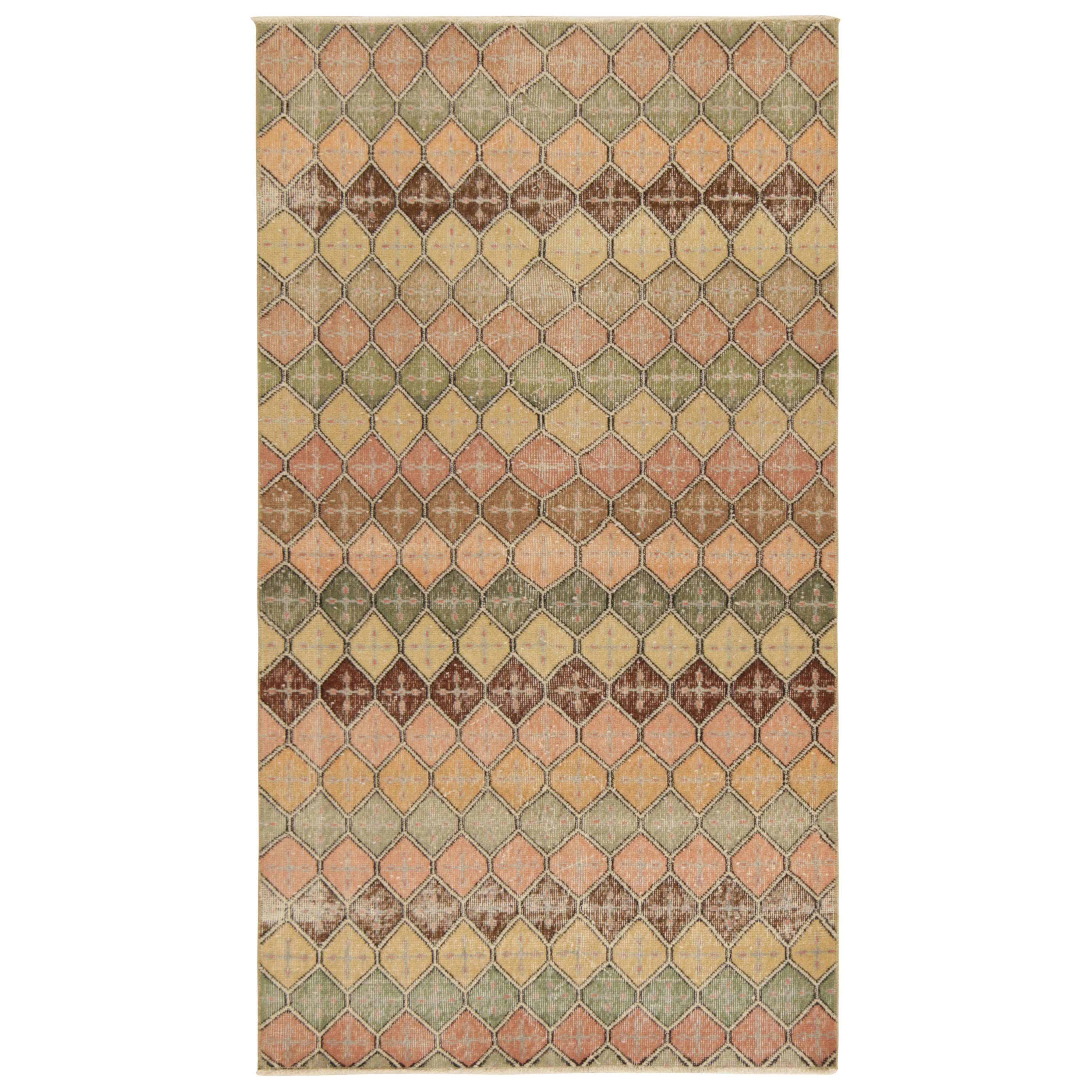Vintage Zeki Müren Teppich mit polychromem geometrischem Muster von Rug & Kilim