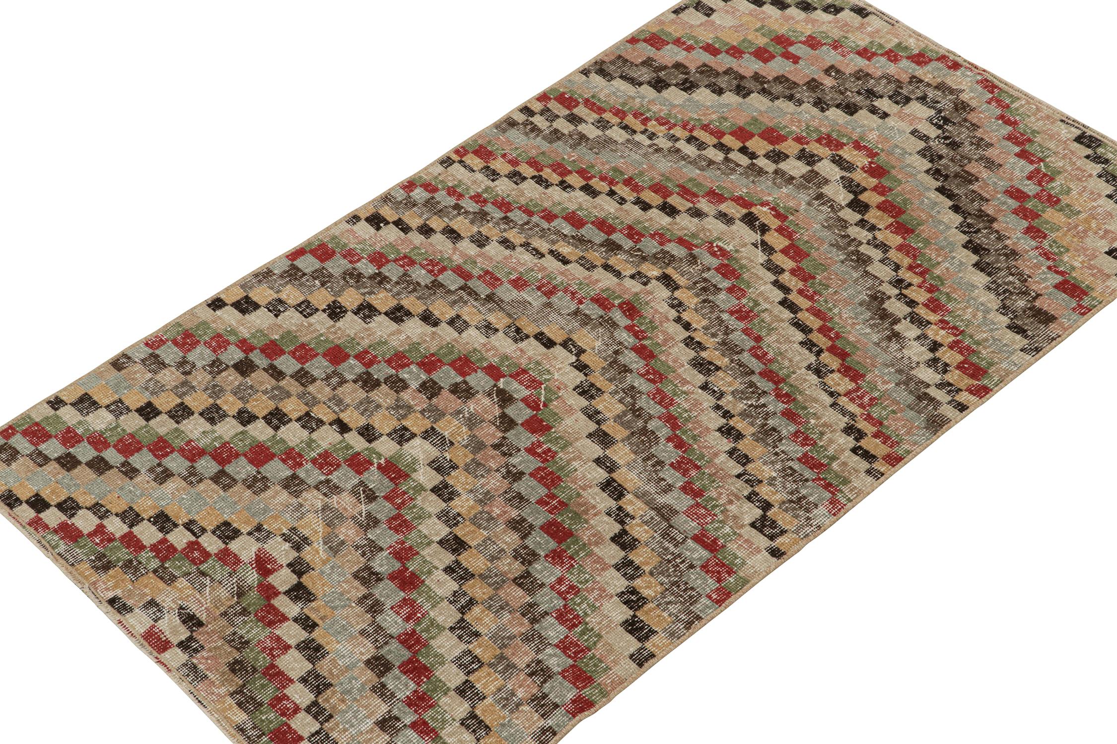 Vintage Zeki Müren Teppich in polychromatischen geometrischen Mustern, von Rug & Kilim (Art déco) im Angebot