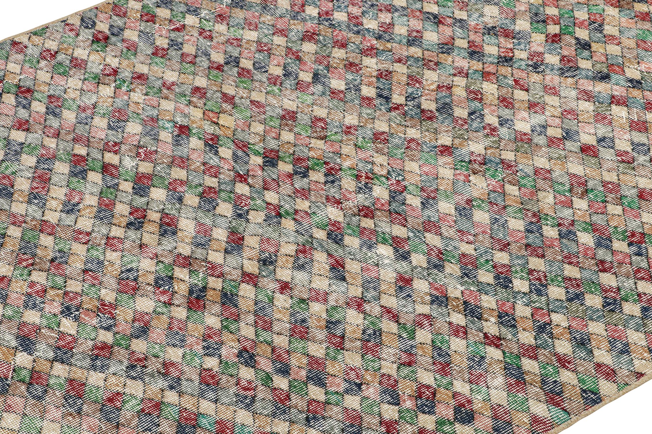 Vintage Zeki Müren Teppich in polychromatischen geometrischen Mustern, von Rug & Kilim (Türkisch) im Angebot