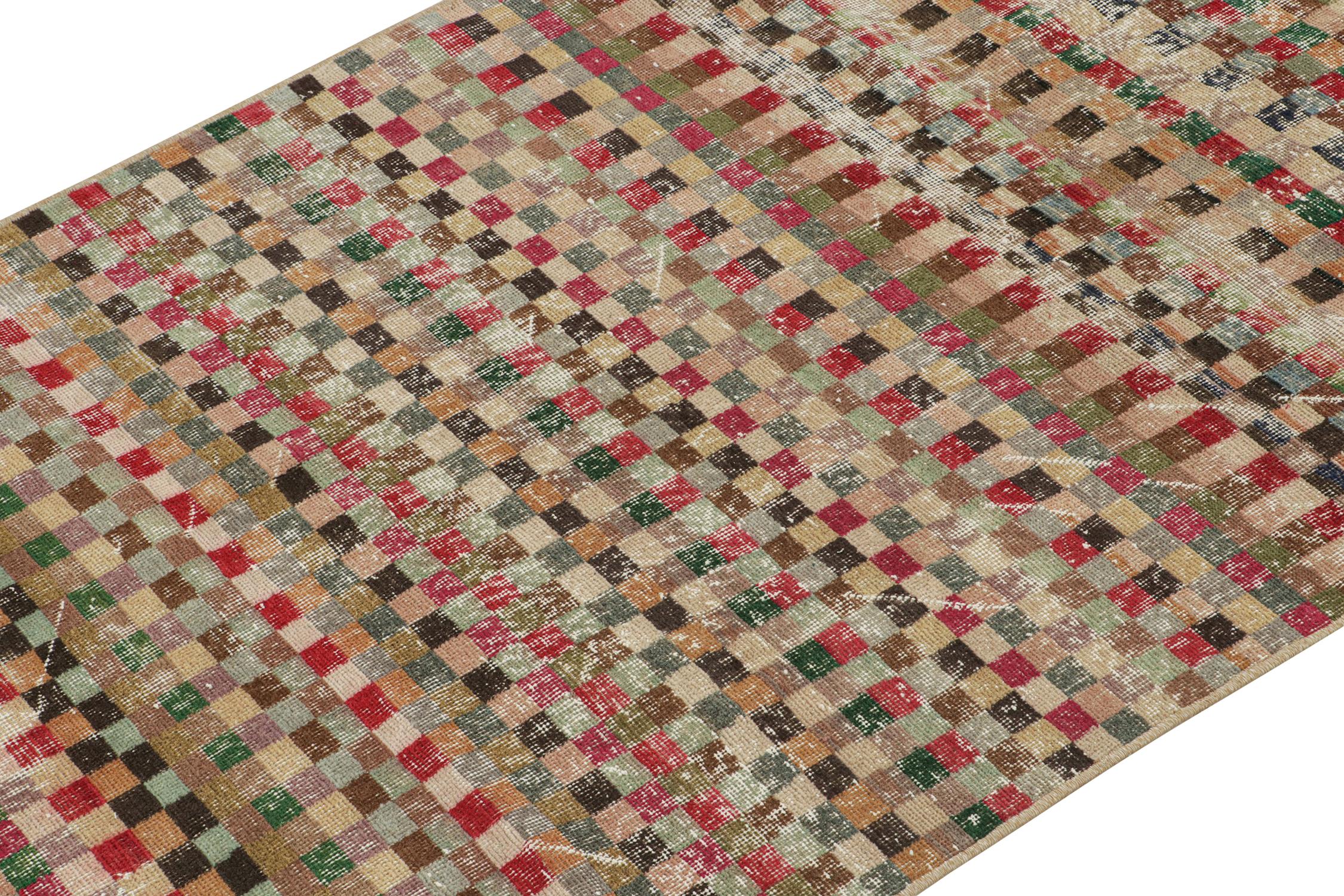 Vintage Zeki Müren Teppich in polychromatischen geometrischen Mustern, von Rug & Kilim (Türkisch) im Angebot