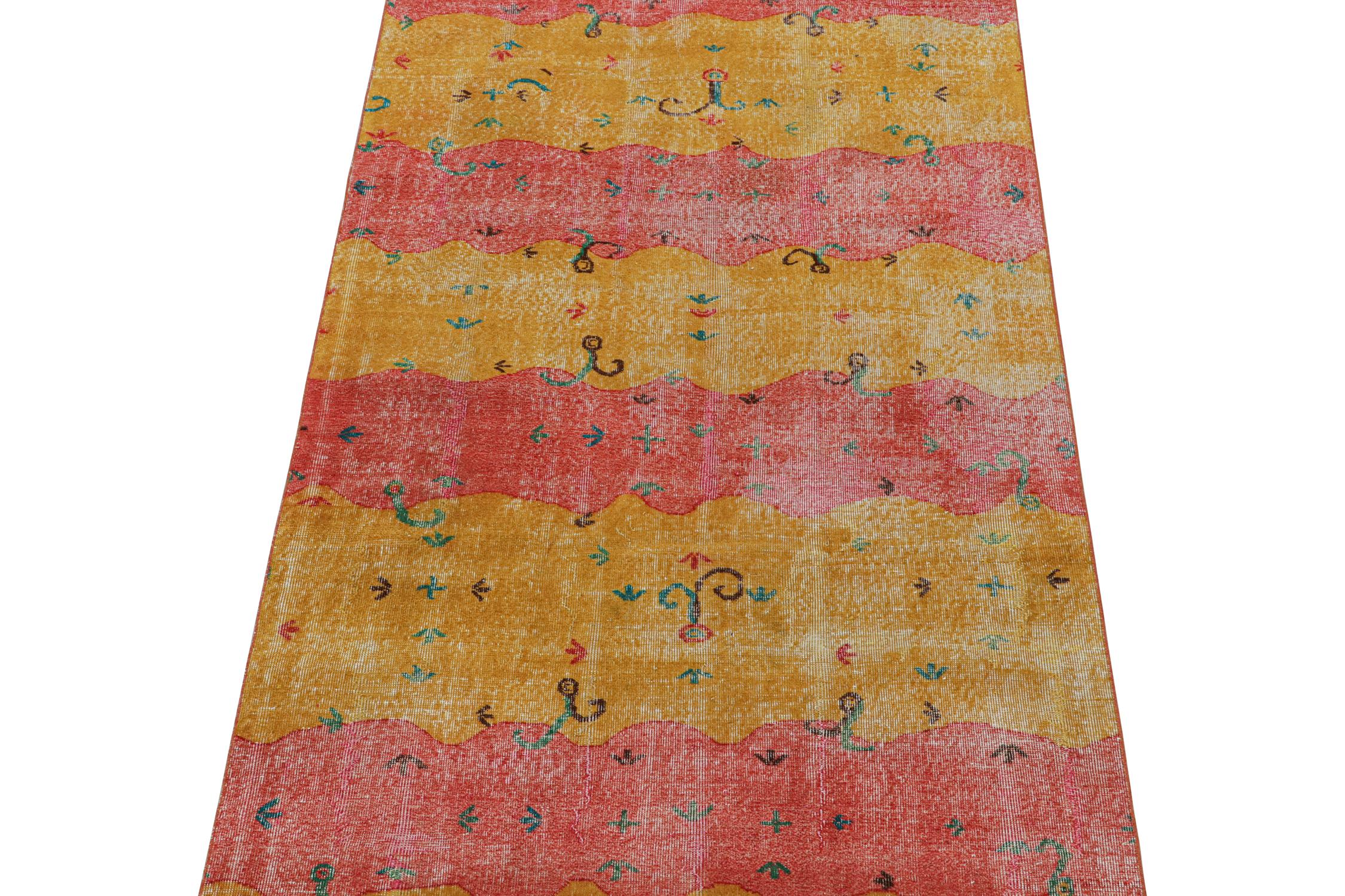 This vintage rug is an exciting new addition to Rug & Kilim’s mid-century Pasha collection. This line is a commemoration, with rare curations we believe to hail from multidisciplinary Turkish designer Zeki Müren. Measure: 5x8.
 
Hand-knotted in