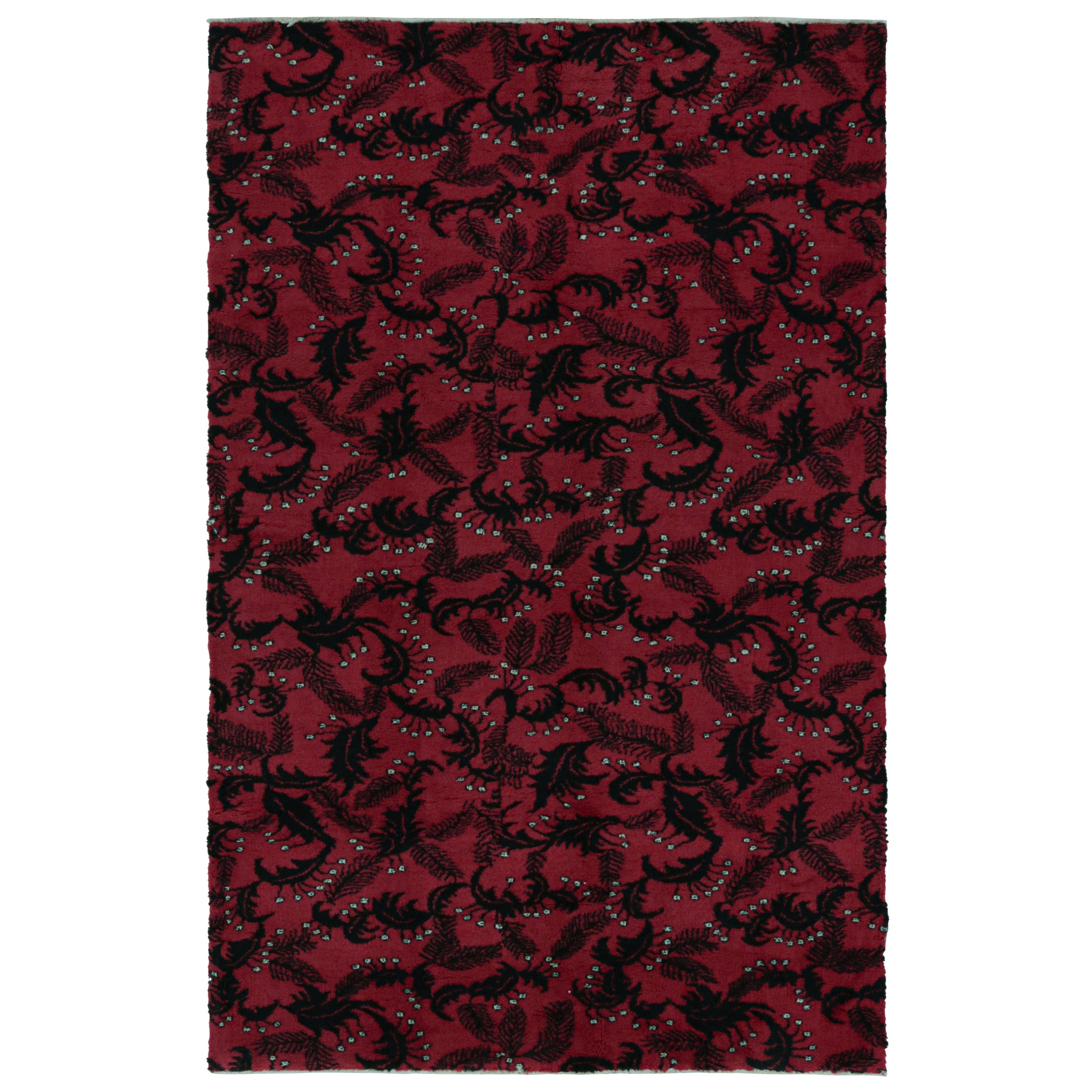 Tappeto Zeki Muren vintage in rosso con motivo astratto all over, da Rug & Kilim