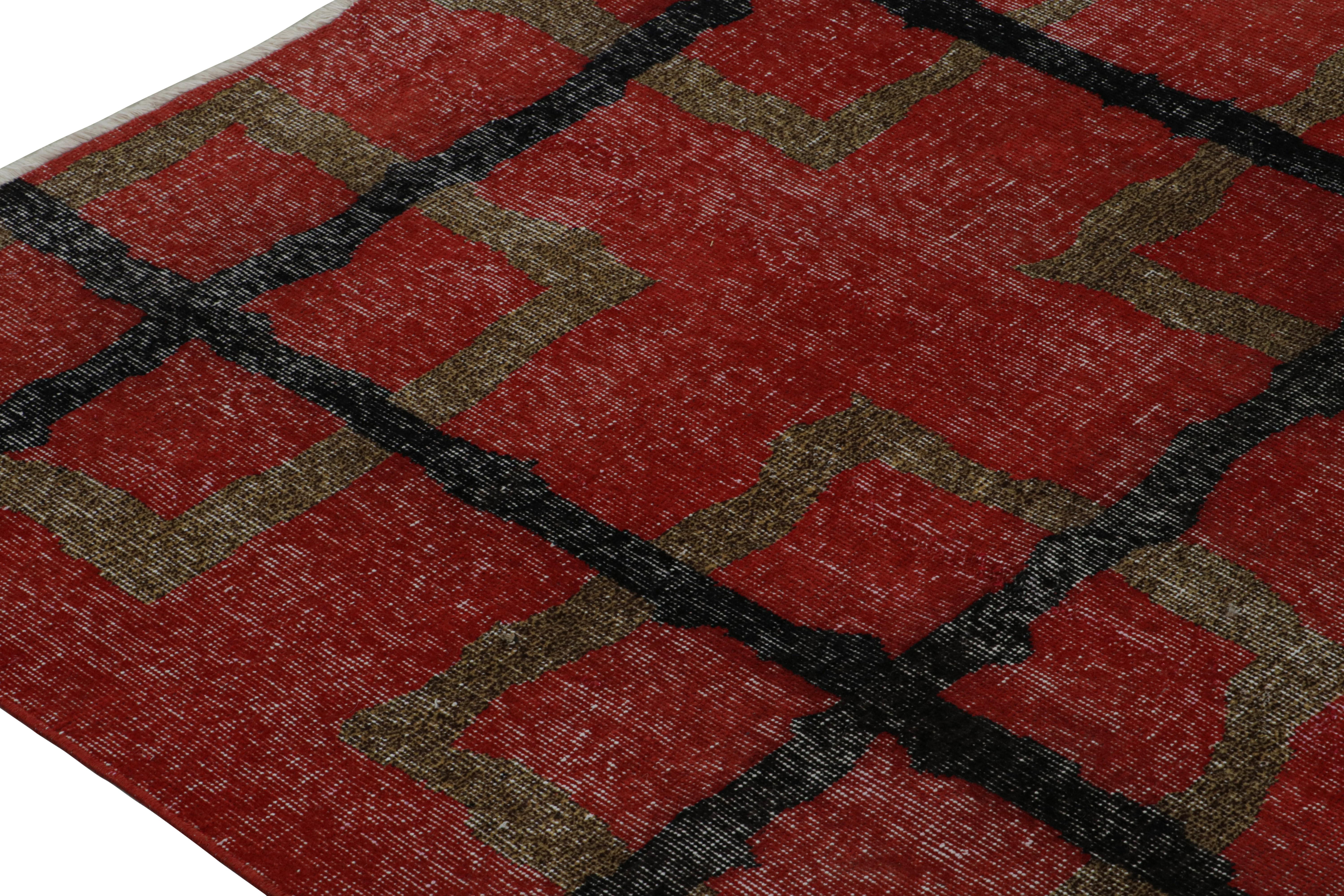 Alter Zeki Müren Teppich in Rot mit braunem geometrischem Muster, von Rug & Kilim im Zustand „Gut“ im Angebot in Long Island City, NY