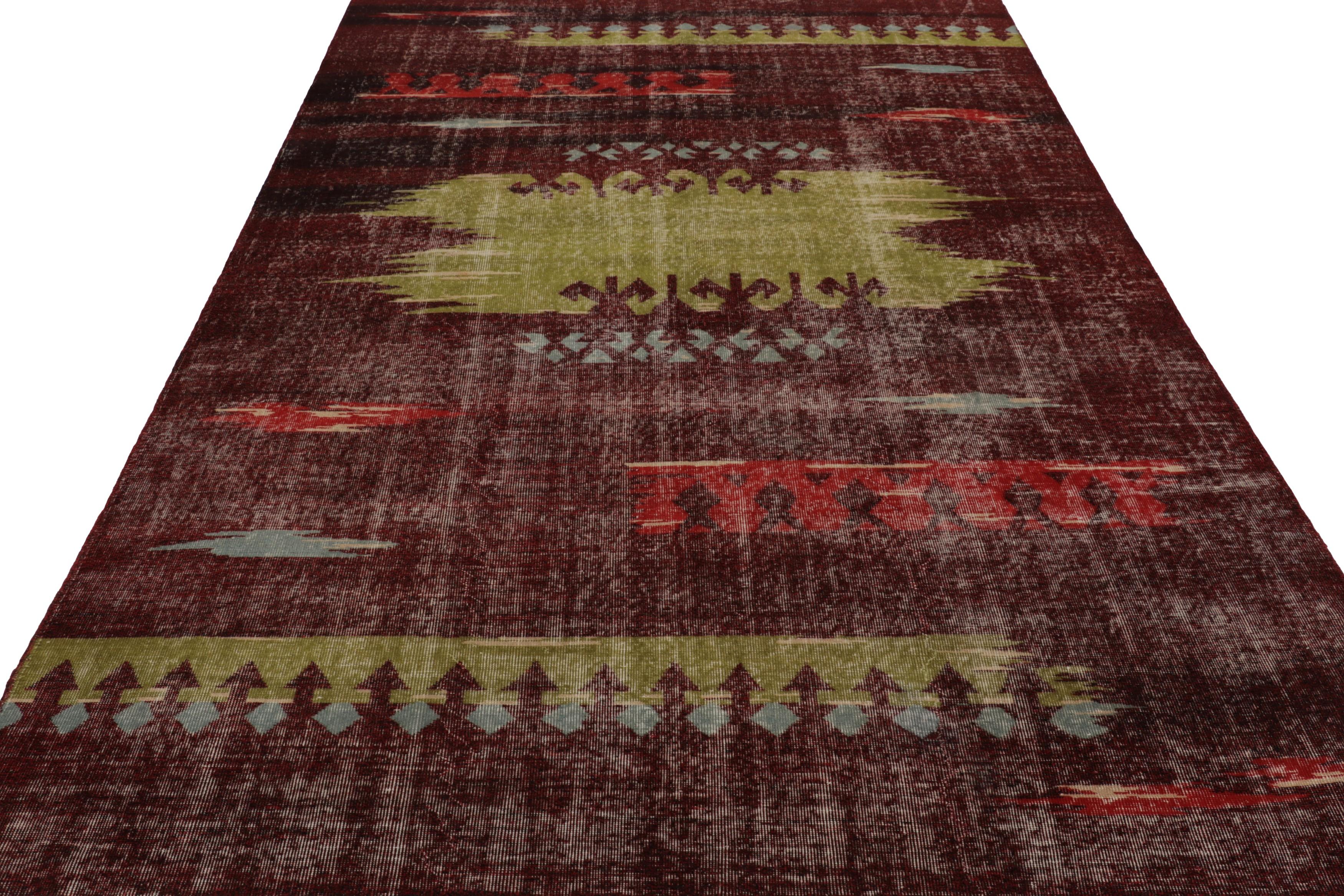 Vintage Zeki Müren Teppich in Rot mit buntem geometrischem Muster - Rug & Kilim im Zustand „Gut“ im Angebot in Long Island City, NY