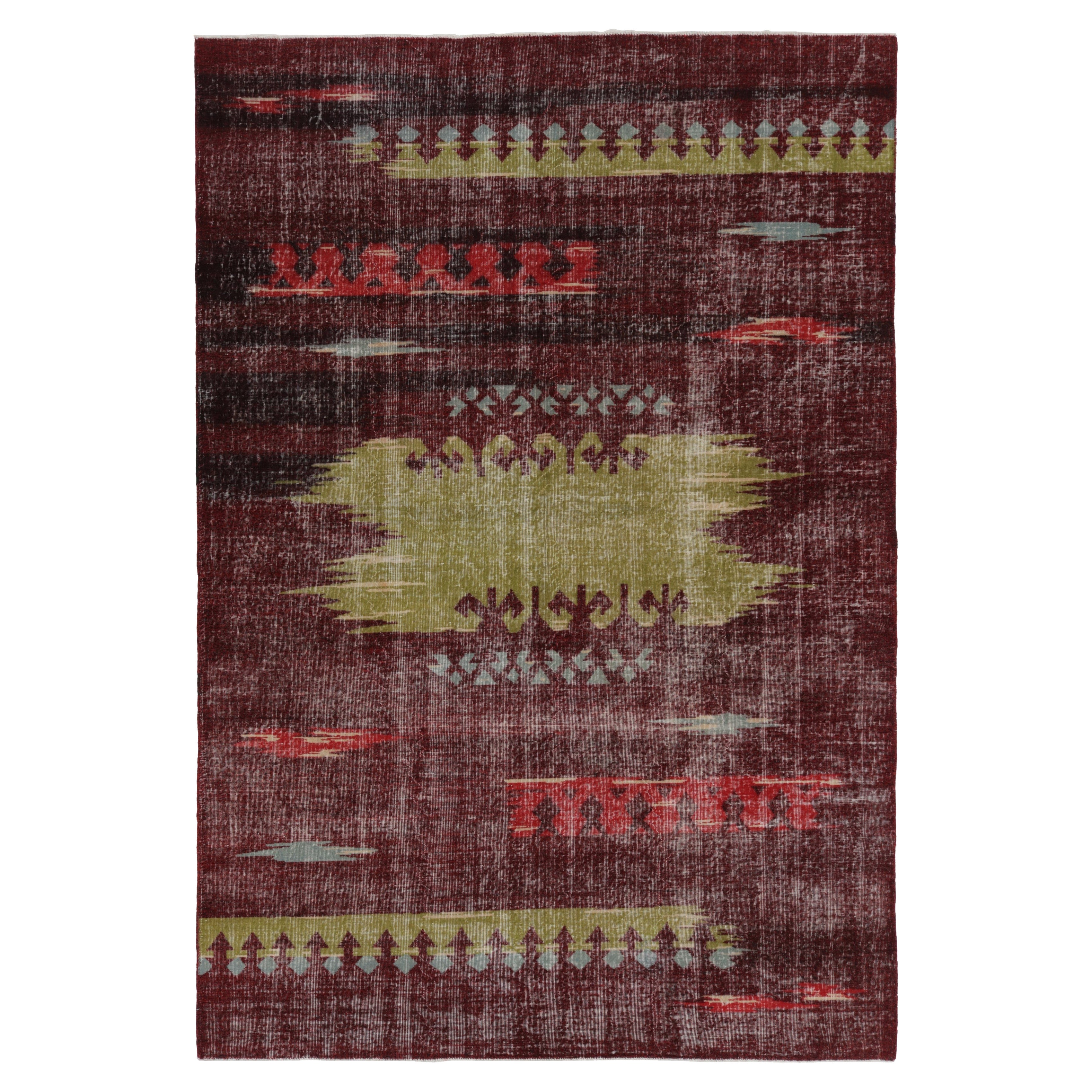 Vintage Zeki Müren Teppich in Rot mit buntem geometrischem Muster - Rug & Kilim im Angebot