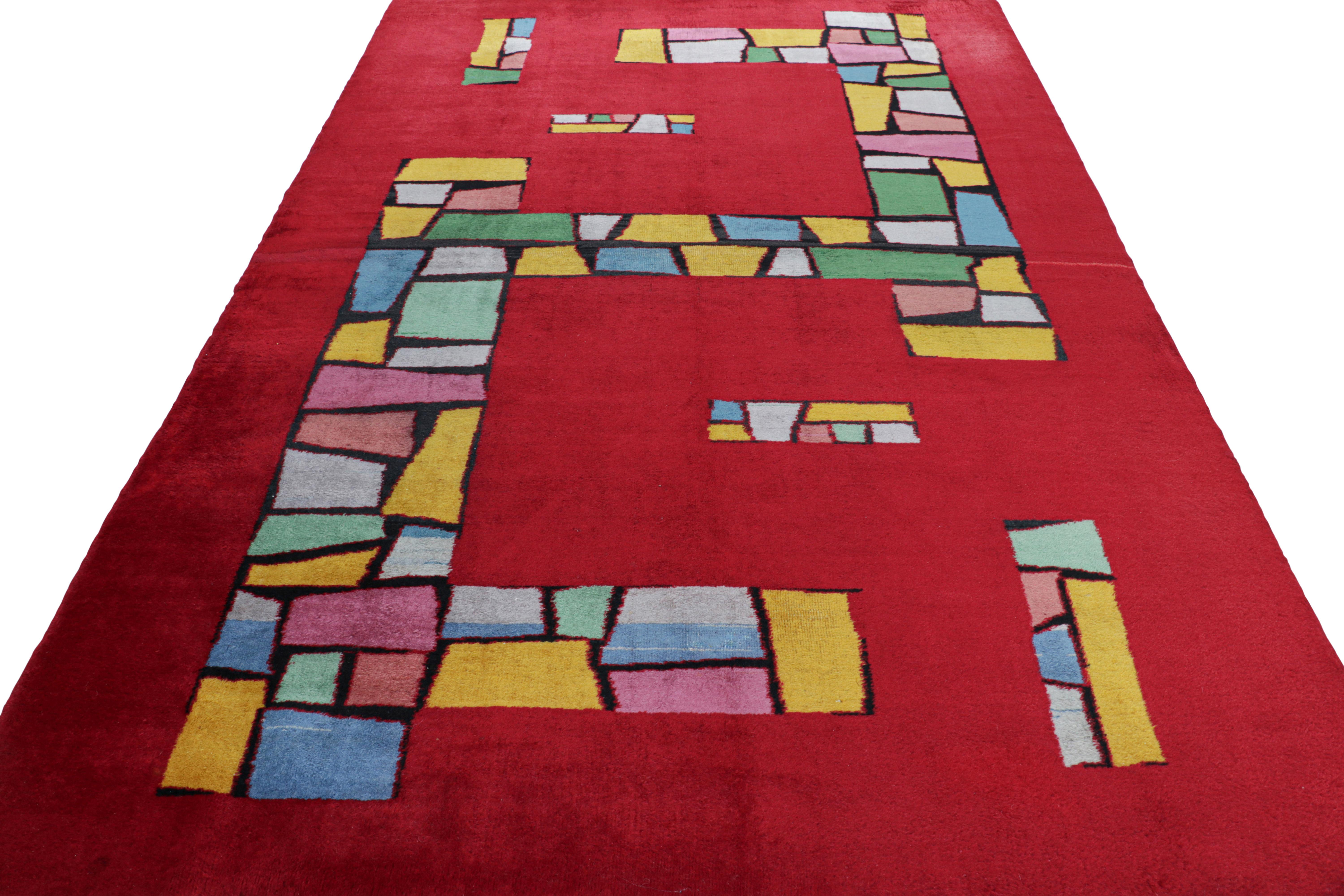 Vintage Zeki Müren Teppich in Rot mit bunten geometrischen Mustern, von Rug & Kilim im Zustand „Gut“ im Angebot in Long Island City, NY