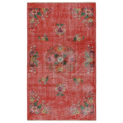 Tappeto Zeki Müren vintage in rosso con motivi floreali, da Rug & Kilim