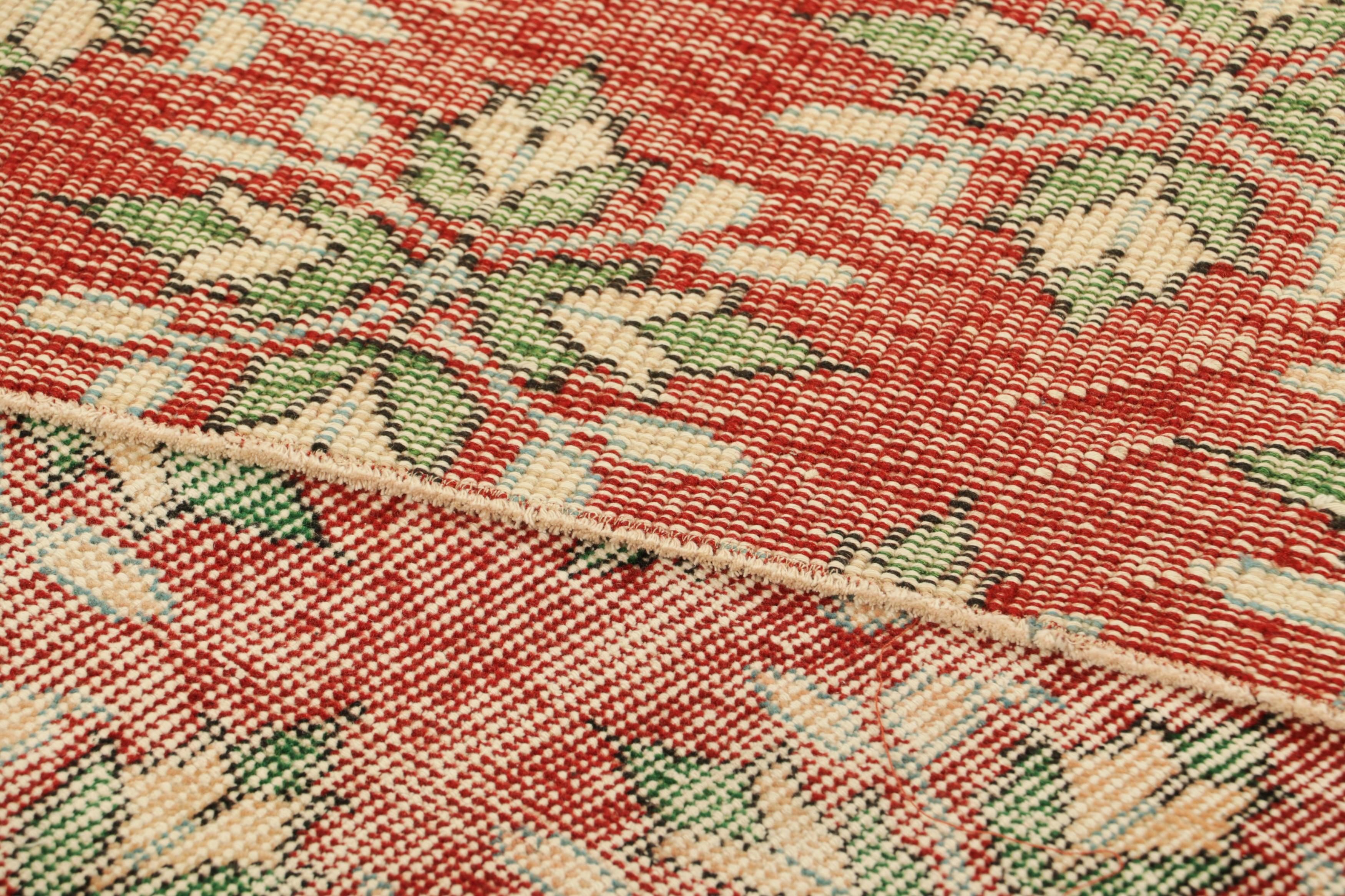 Lana Tappeto vintage Zeki Müren rosso con motivi geometrico-floreali  Rug & Kilim in vendita