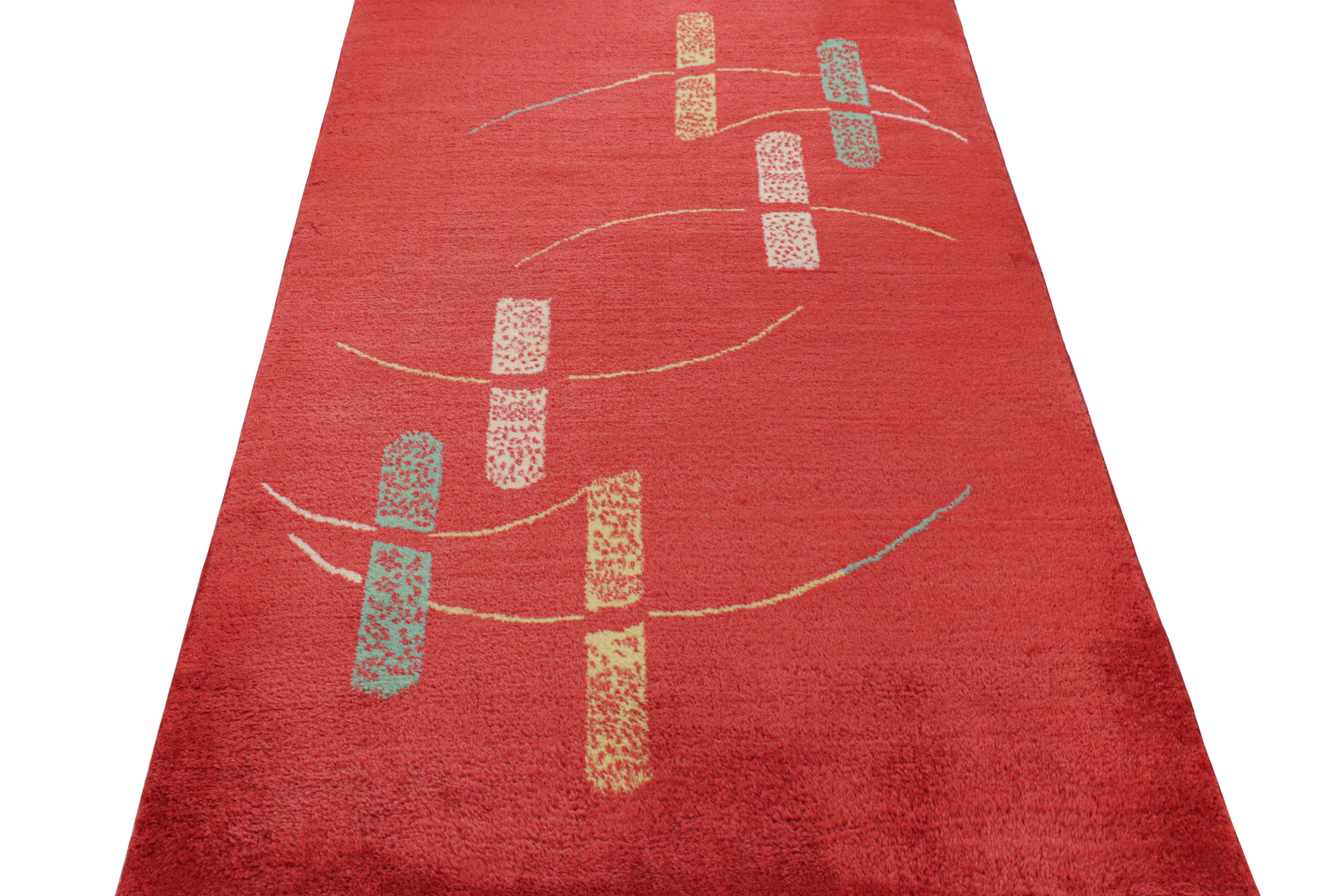 Alter Zeki Müren Teppich in Rot mit geometrischem Muster, von Rug & Kilim (Handgeknüpft) im Angebot