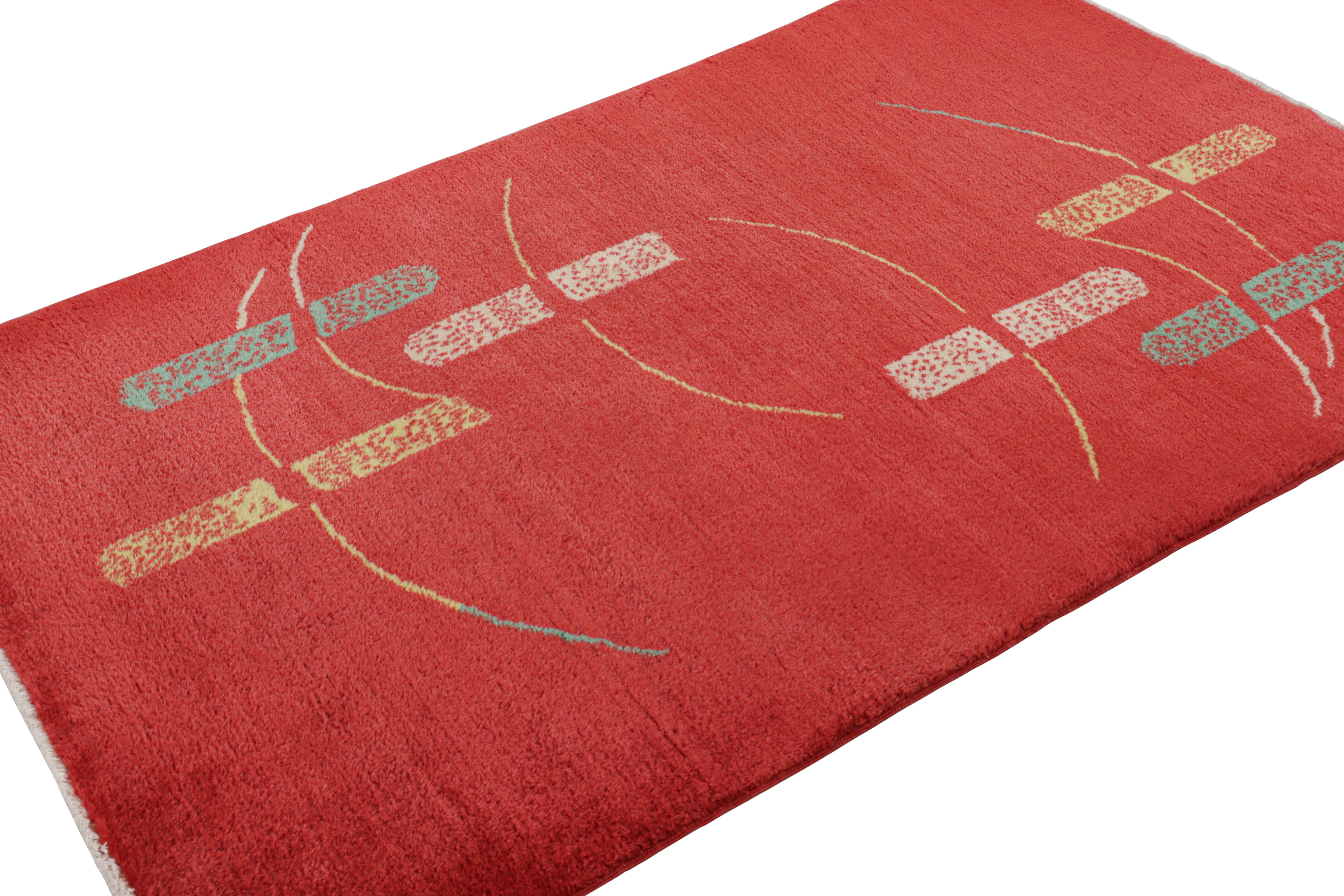 Alter Zeki Müren Teppich in Rot mit geometrischem Muster, von Rug & Kilim im Zustand „Gut“ im Angebot in Long Island City, NY