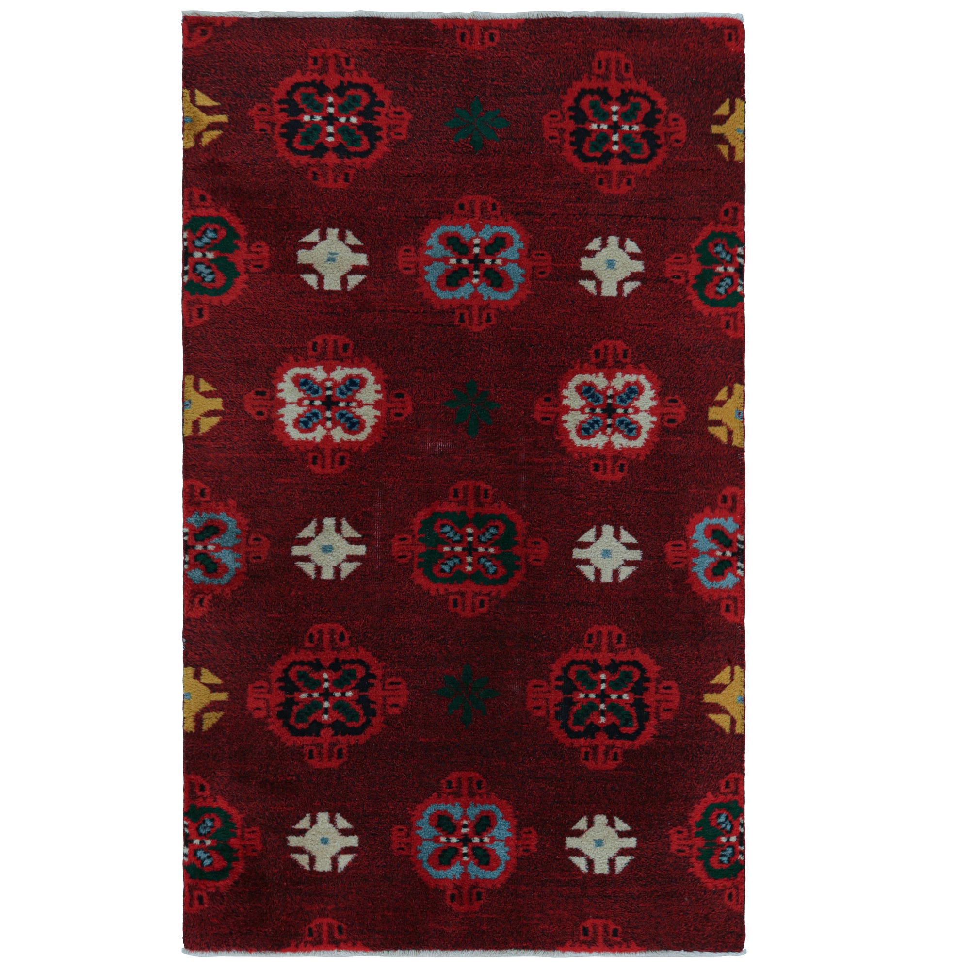 Tappeto vintage Zeki Müren in rosso con motivi geometrici, da Rug & Kilim
