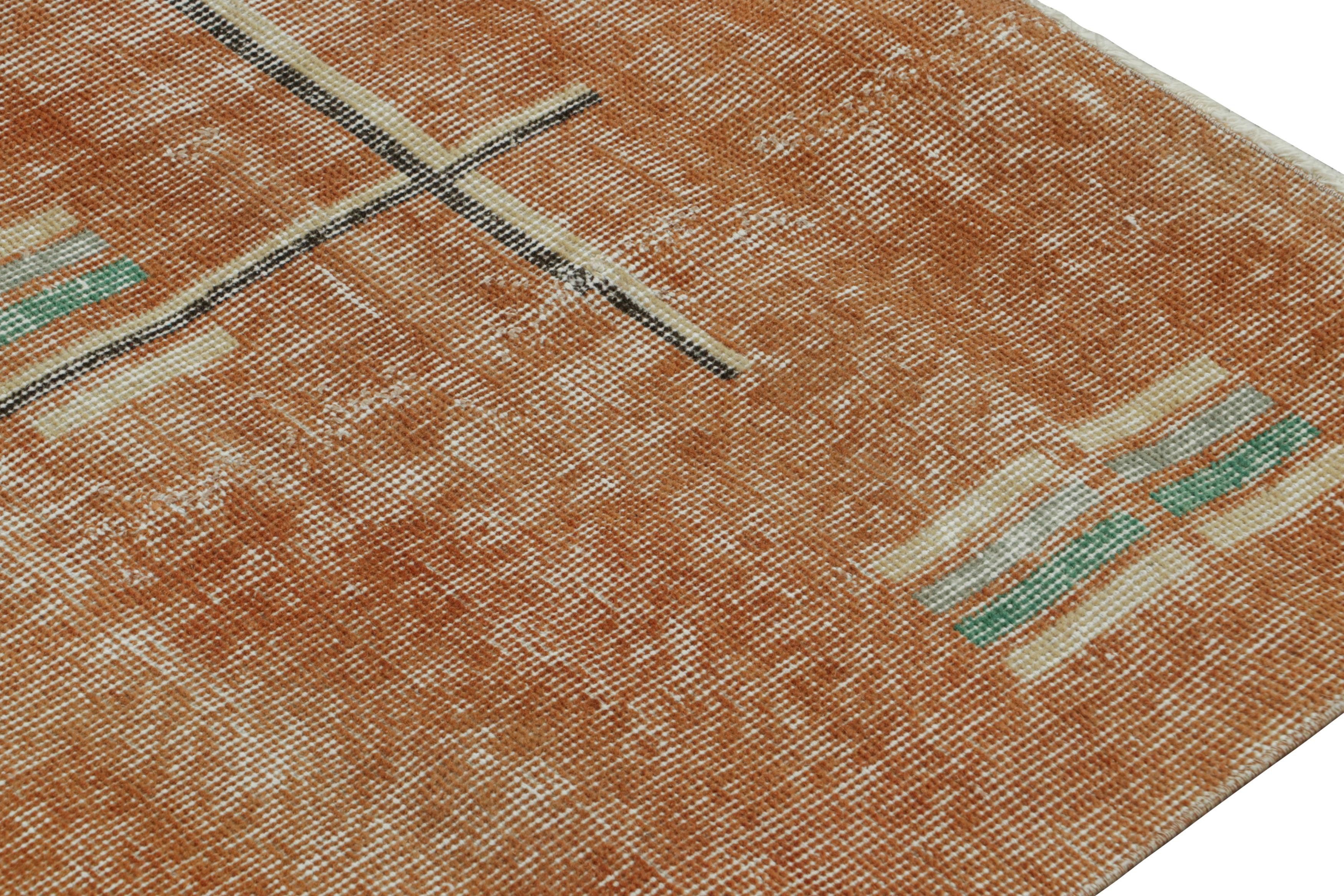 Vintage Zeki Müren Teppich in Rost mit polychromen Mustern, von Rug & Kilim (Handgeknüpft) im Angebot