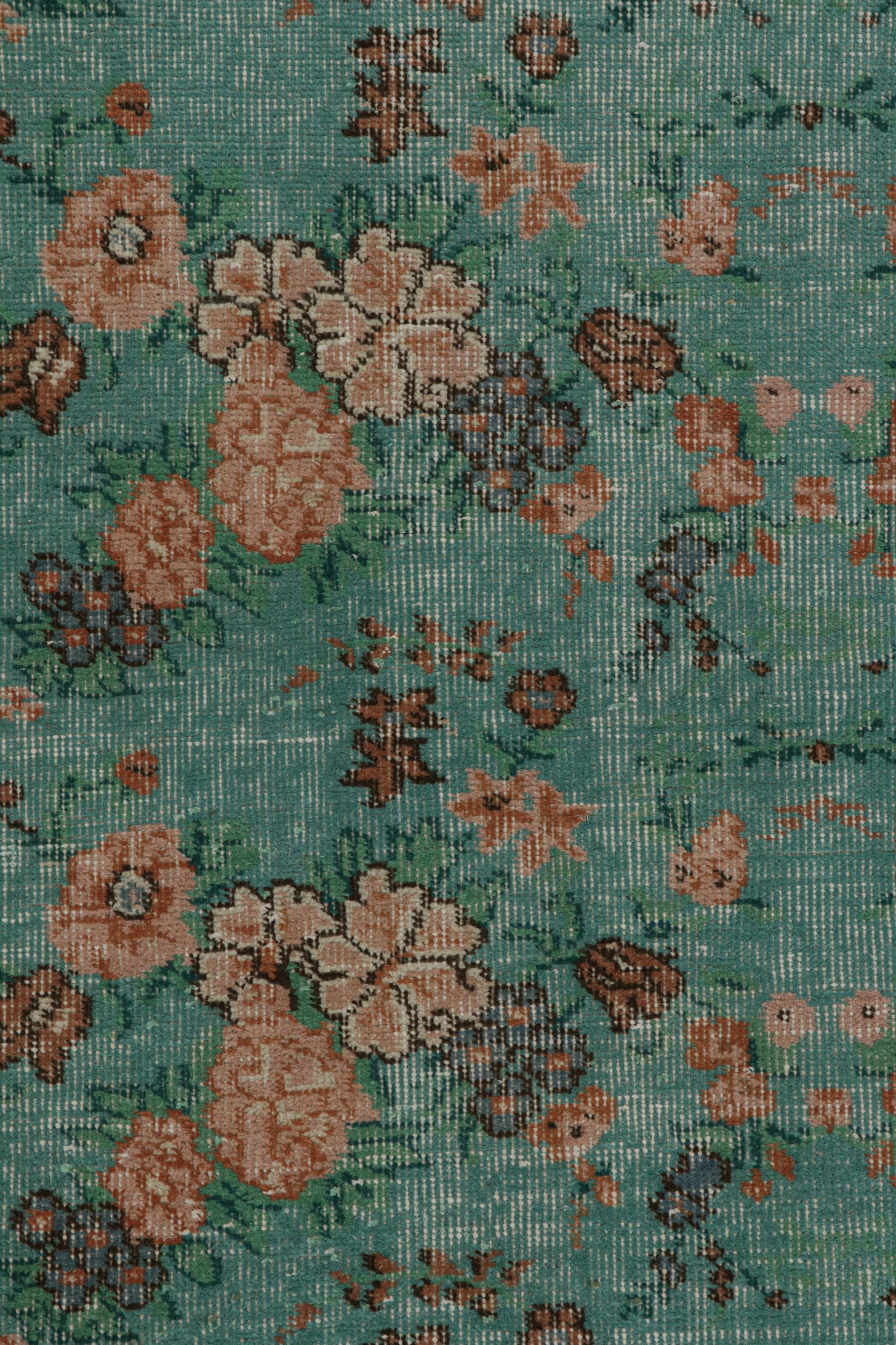 Zeki-Wandteppich in Teal, mit floralen Mustern, von Rug & Kilim (Mitte des 20. Jahrhunderts) im Angebot