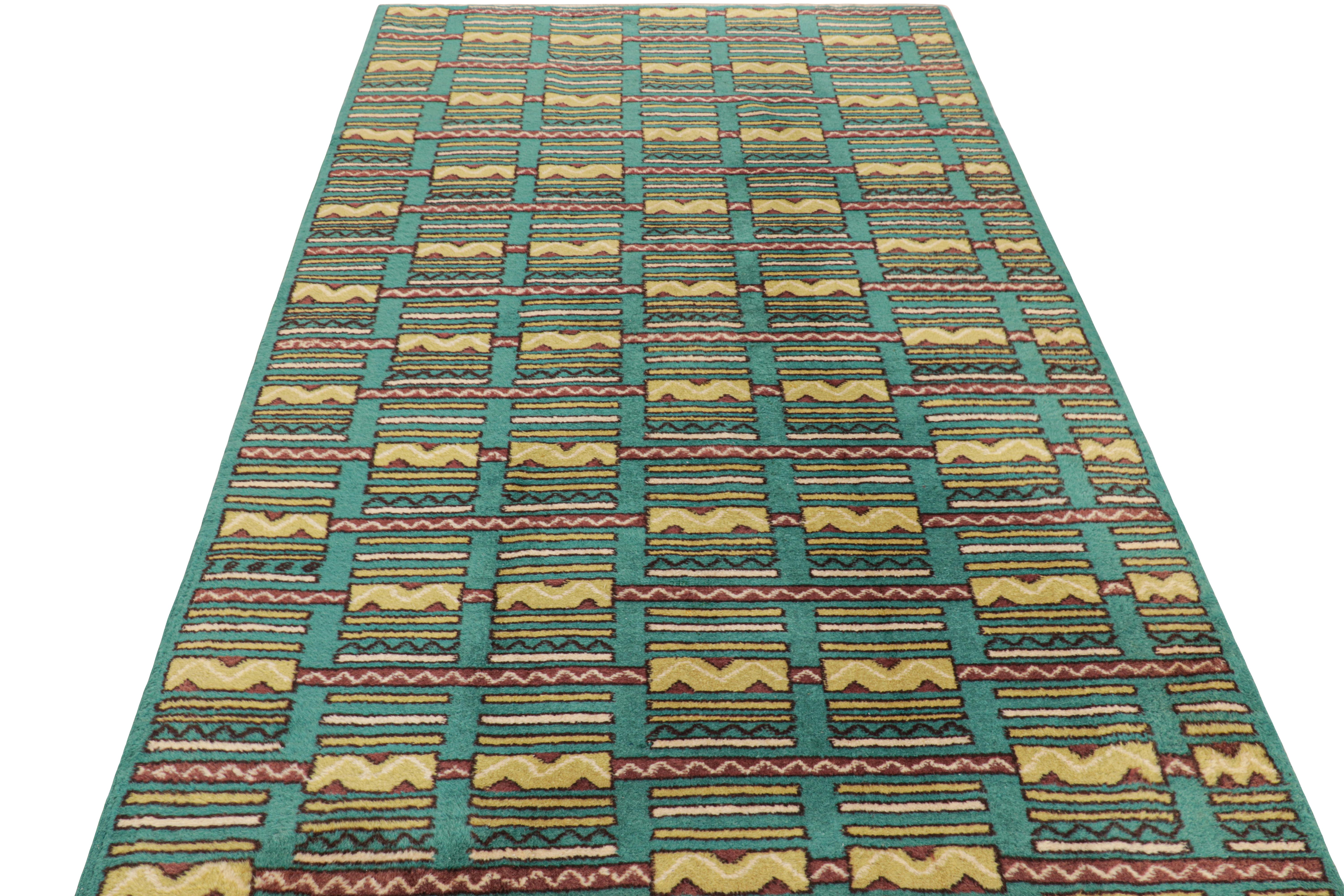 Vintage Zeki Müren Teppich in Teal mit geometrischen Mustern, von Rug & Kilim im Zustand „Gut“ im Angebot in Long Island City, NY