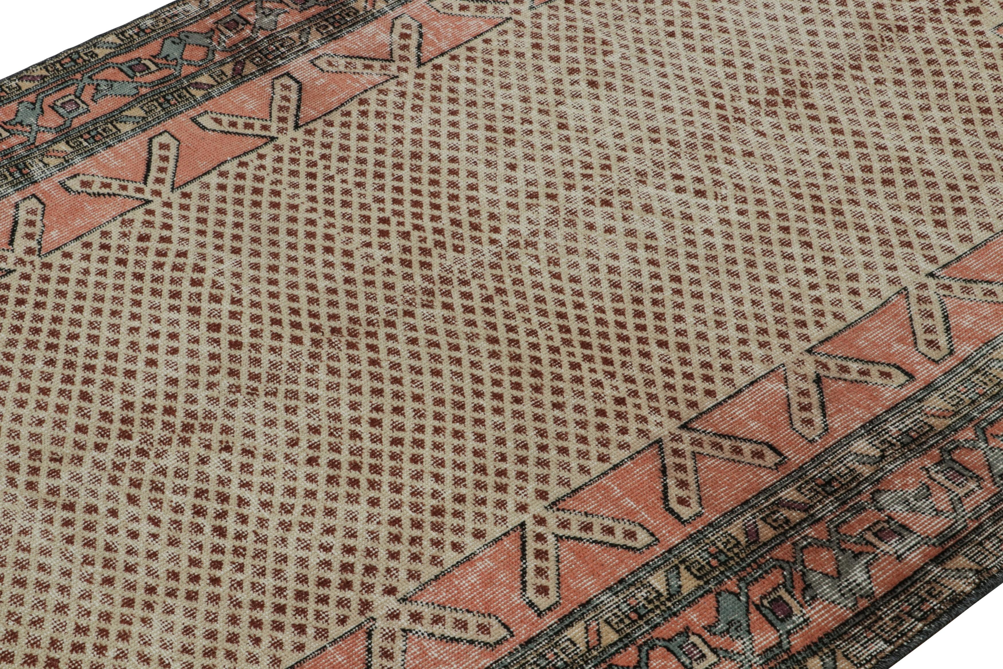 Alter Zeki Müren Teppich in Rot- und Goldtönen, von Rug & Kilim (Handgeknüpft) im Angebot