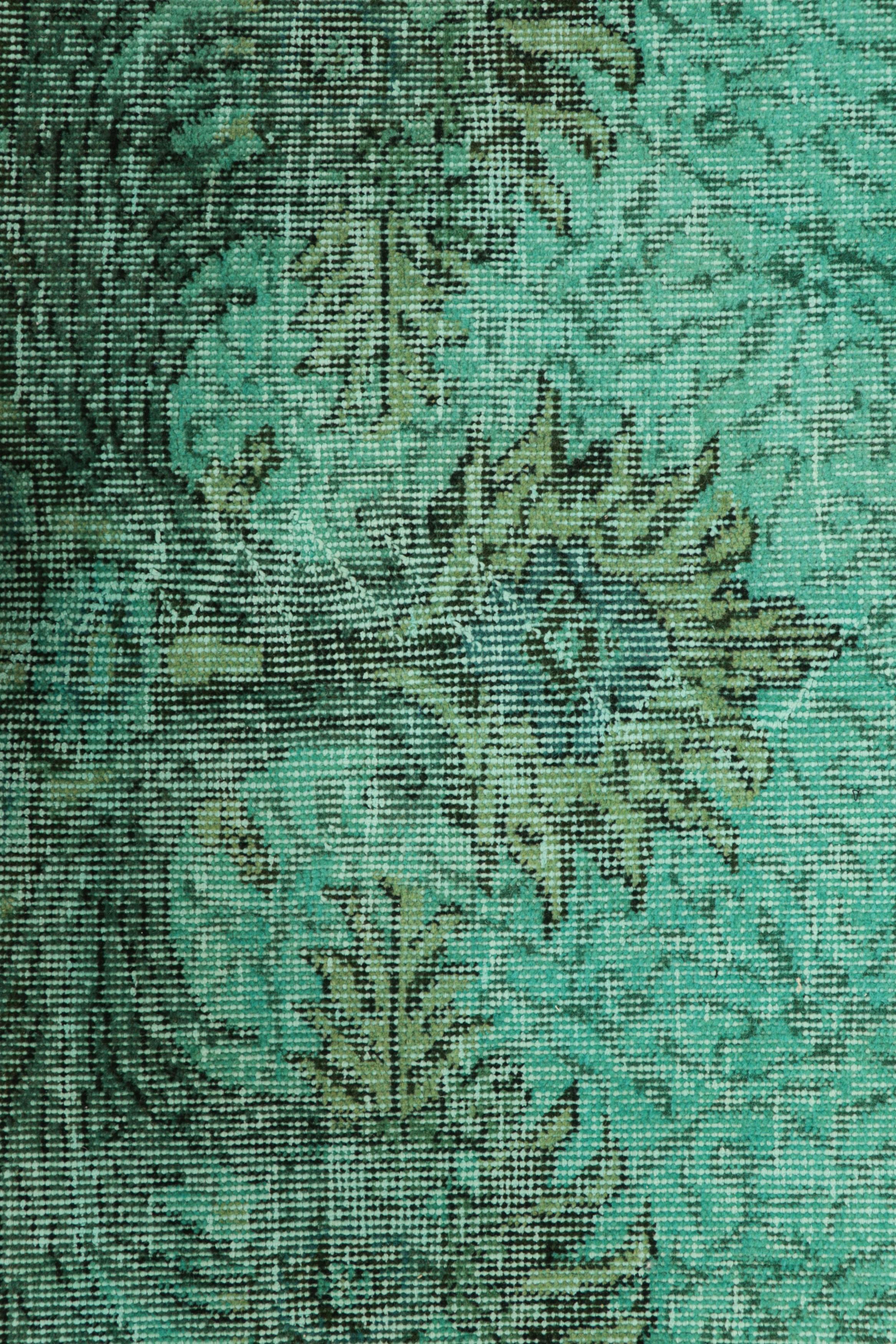 Vintage Zeki Müren Teppich in Türkis mit grünem Blumenmedaillon  Rug & Kilim (Türkisch) im Angebot