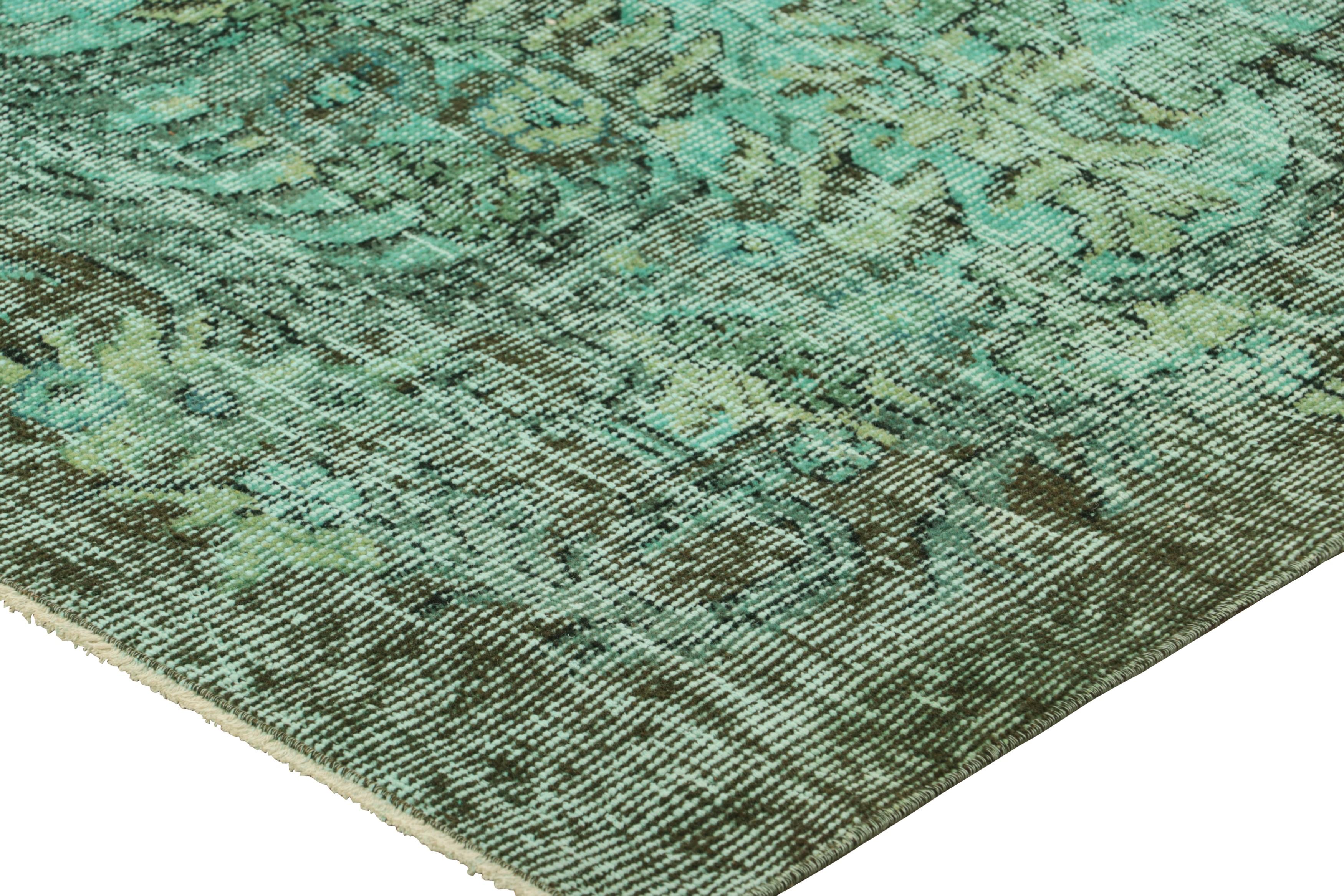 Vintage Zeki Müren Teppich in Türkis mit grünem Blumenmedaillon  Rug & Kilim (Mitte des 20. Jahrhunderts) im Angebot