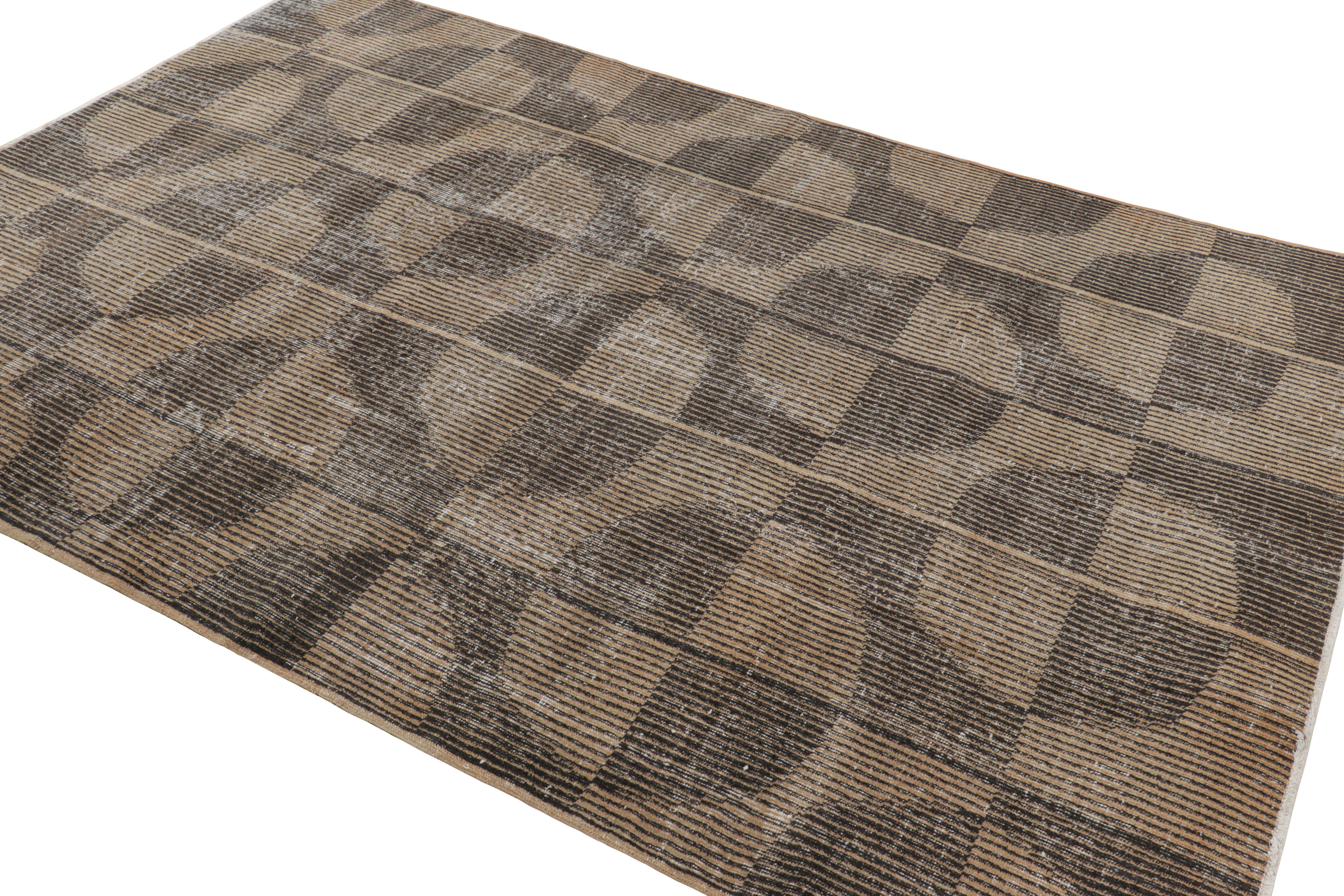 Noué à la main Tapis vintage Zeki Müren à motifs géométriques beige-brun, de Rug & Kilim en vente