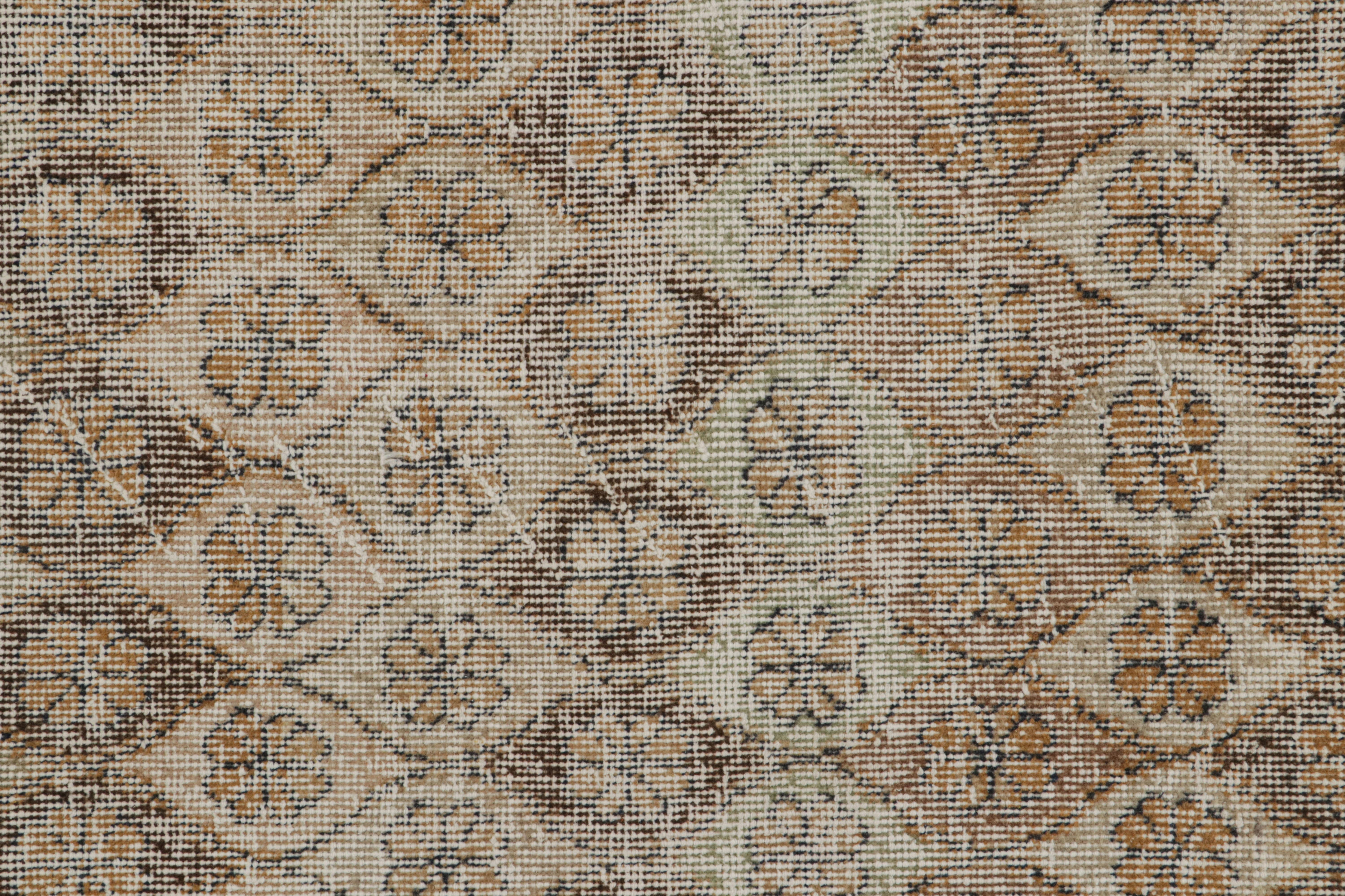 Alfombra vintage Zeki Müren, con motivos geométricos florales, de Rug & Kilim mediados del siglo XX en venta