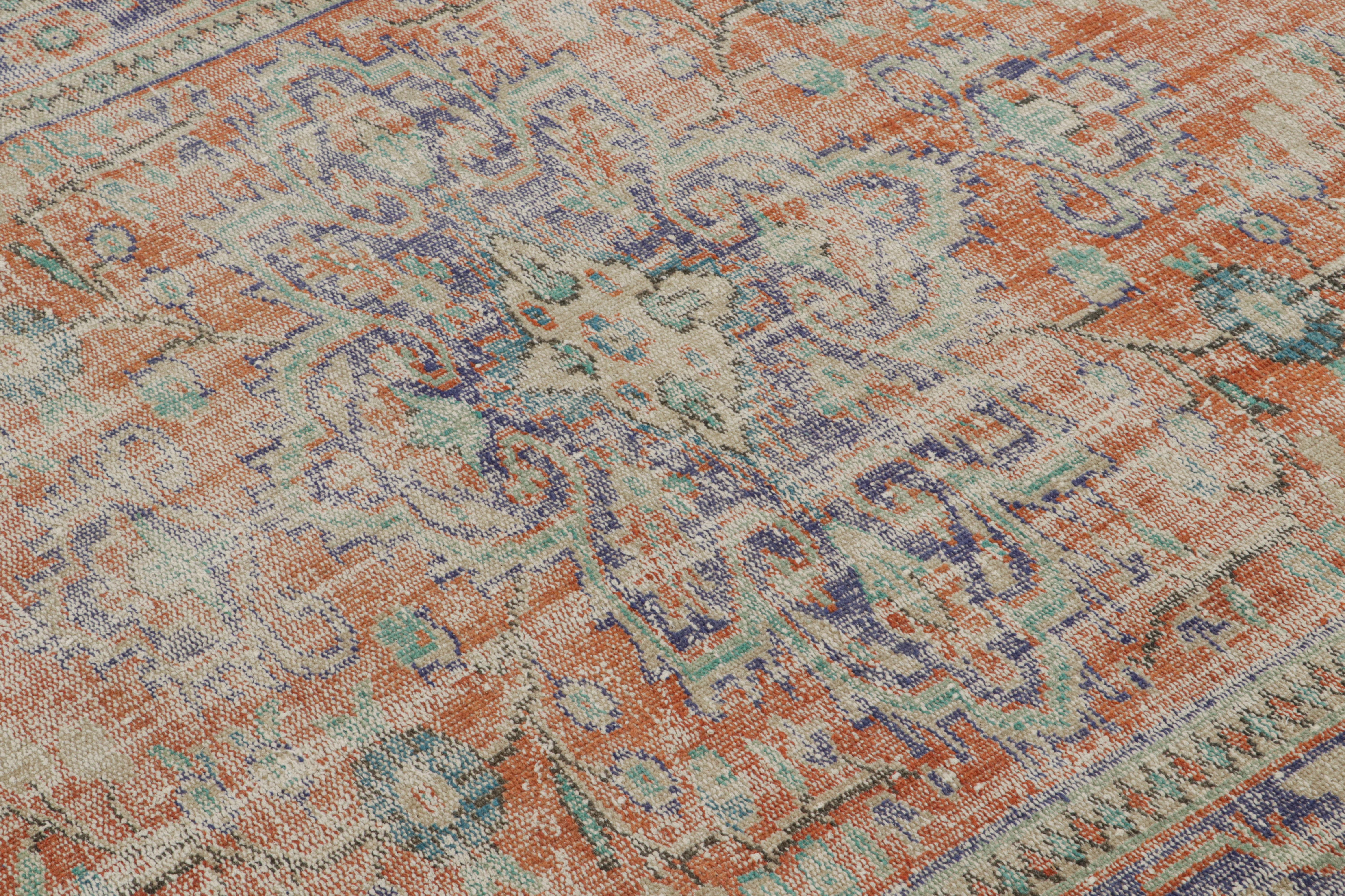 Vintage Zeki Müren Teppich, mit geometrischen Mustern und Medaillon, von Rug & Kilim (Handgeknüpft) im Angebot