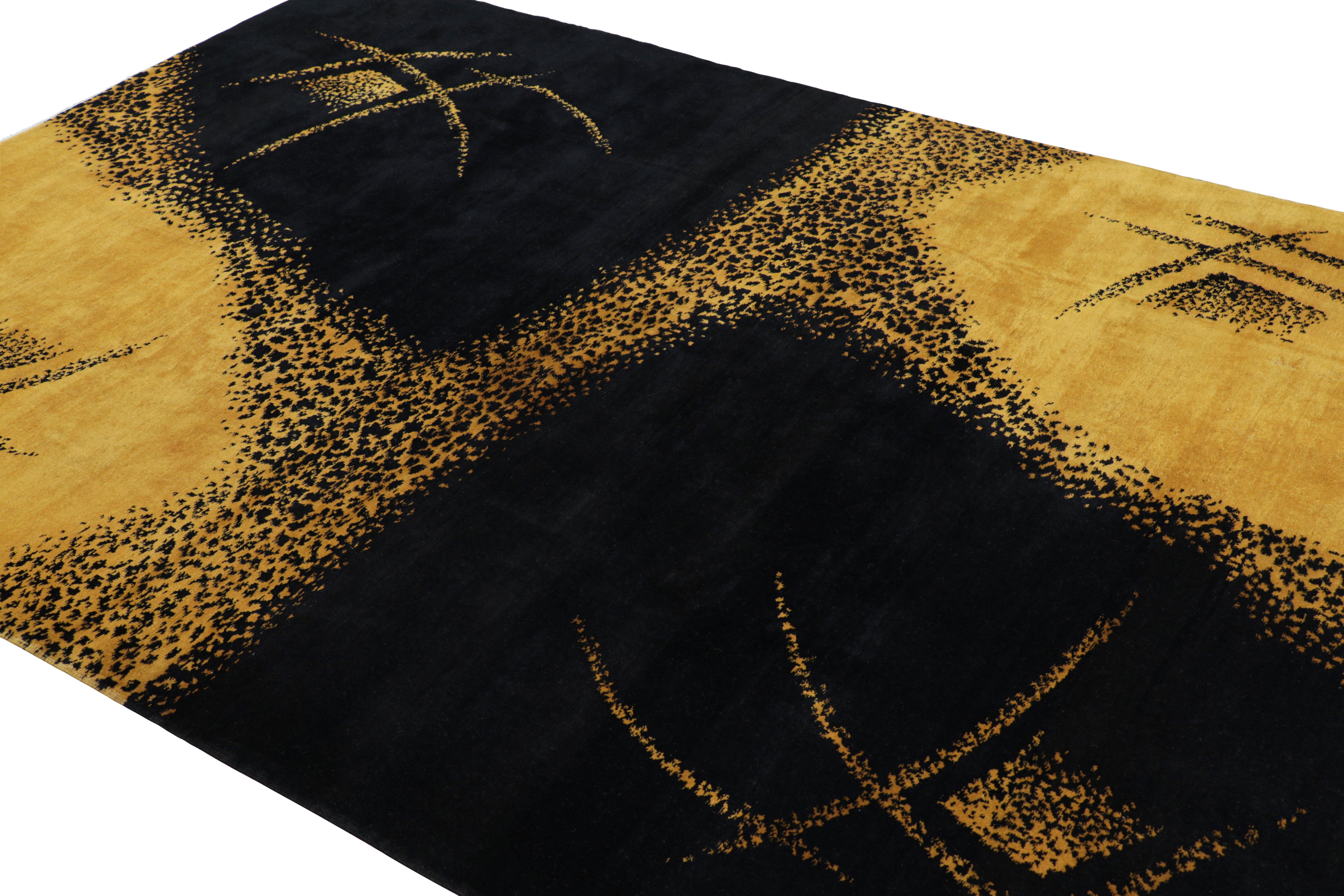 Vintage Zeki Müren Rug with Gold and Black Abstract Patterns  Rug & Kilim In Good Condition For Sale In Long Island City, NY