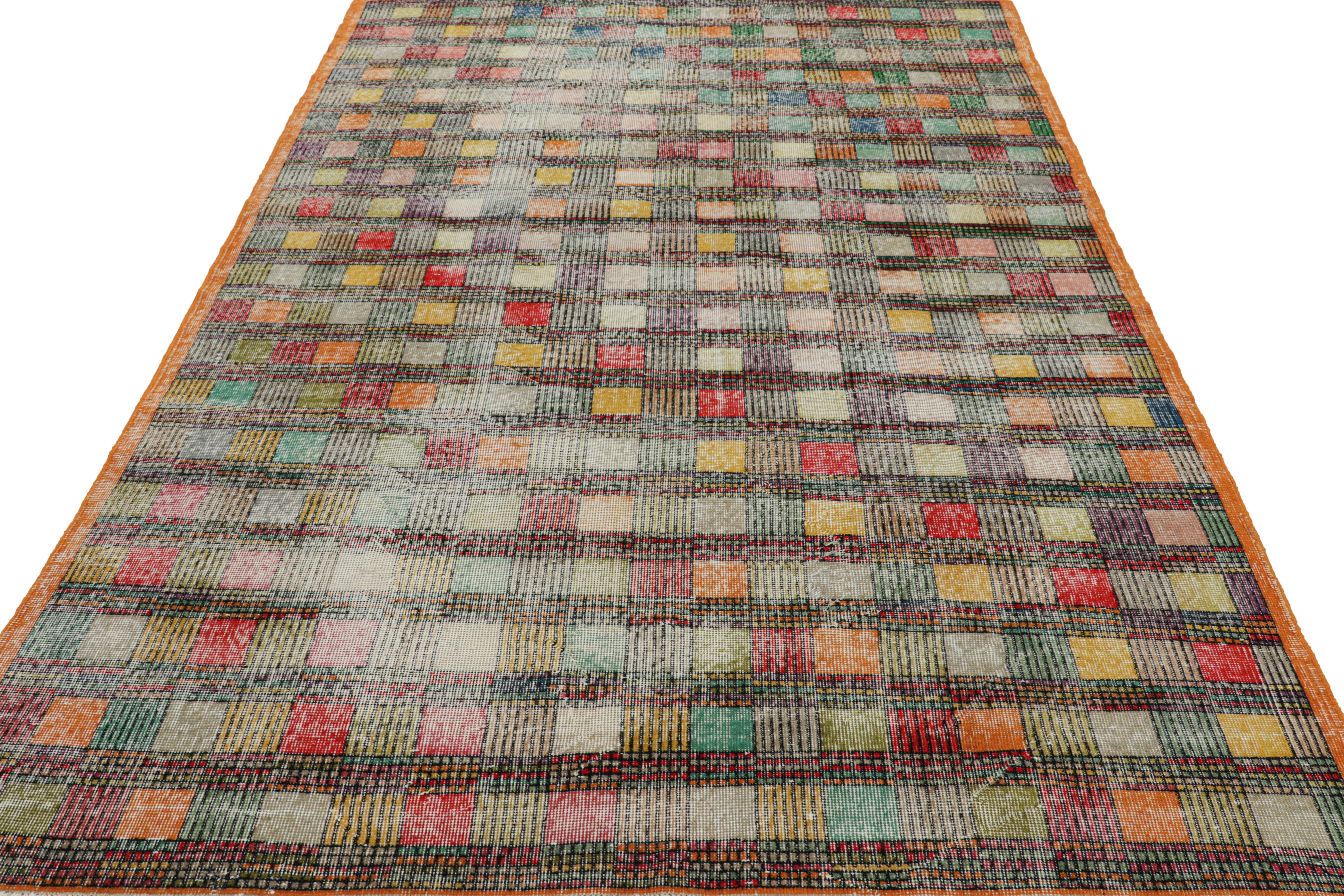 Vintage Zeki Müren Teppich mit mehrfarbigem, geometrischem Muster  Rug & Kilim (Handgeknüpft) im Angebot