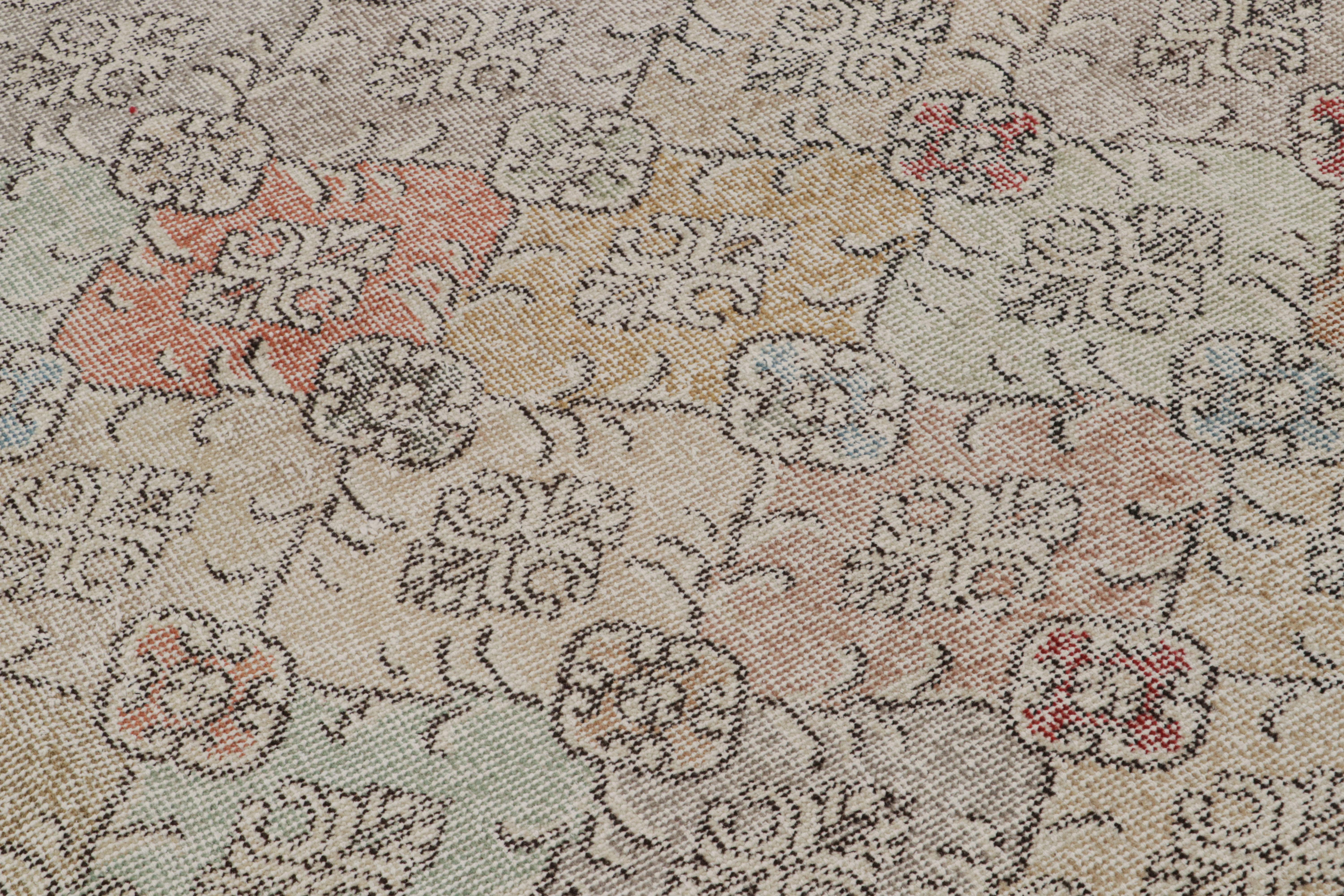 Vintage Zeki Müren Teppich mit pastellfarbenen geometrischen Mustern, von Rug & Kilim im Zustand „Gut“ im Angebot in Long Island City, NY