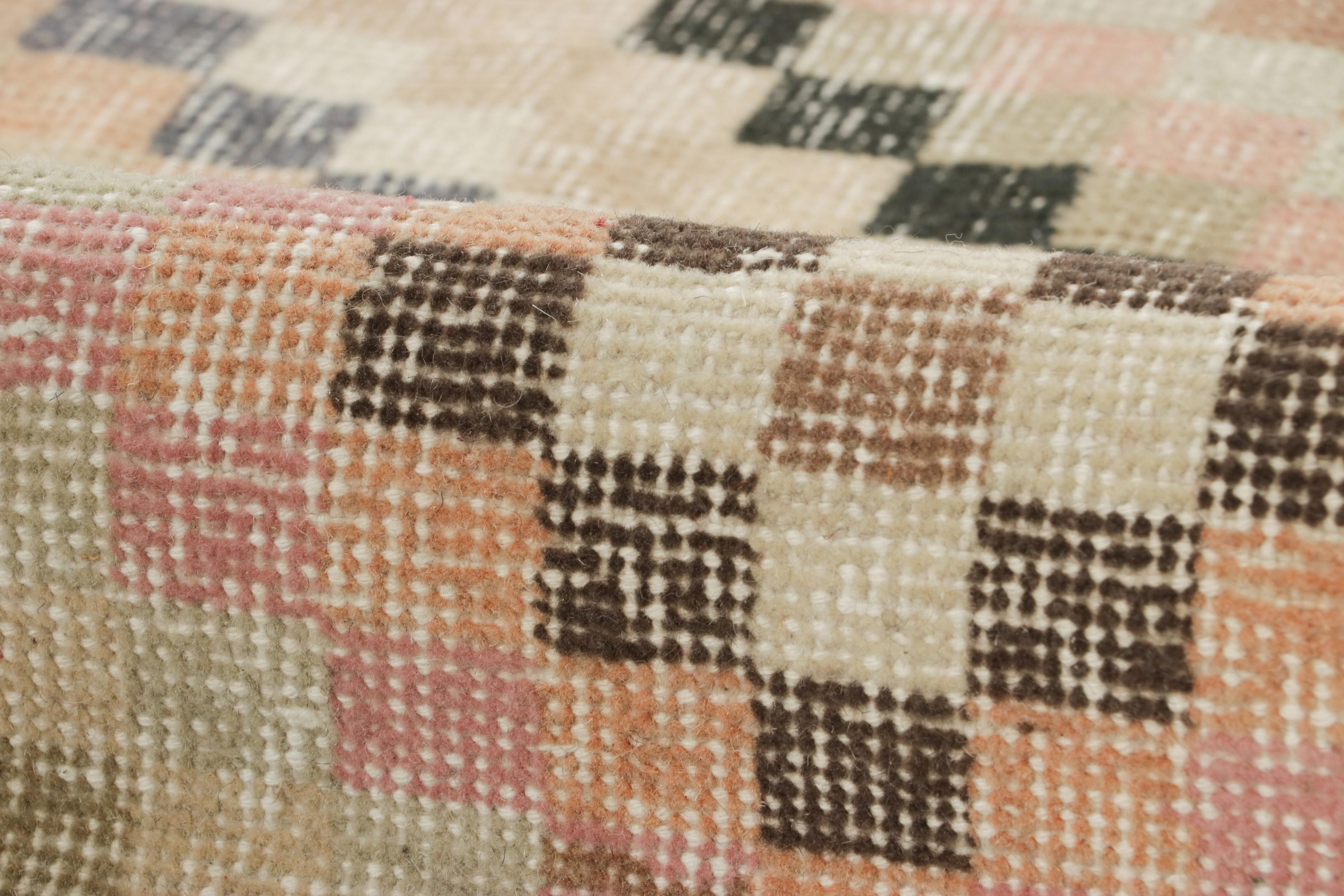 Vintage Turkish Rug in Cream with All-Over Diamond Medallions  - Rug & Kilim For Sale 2