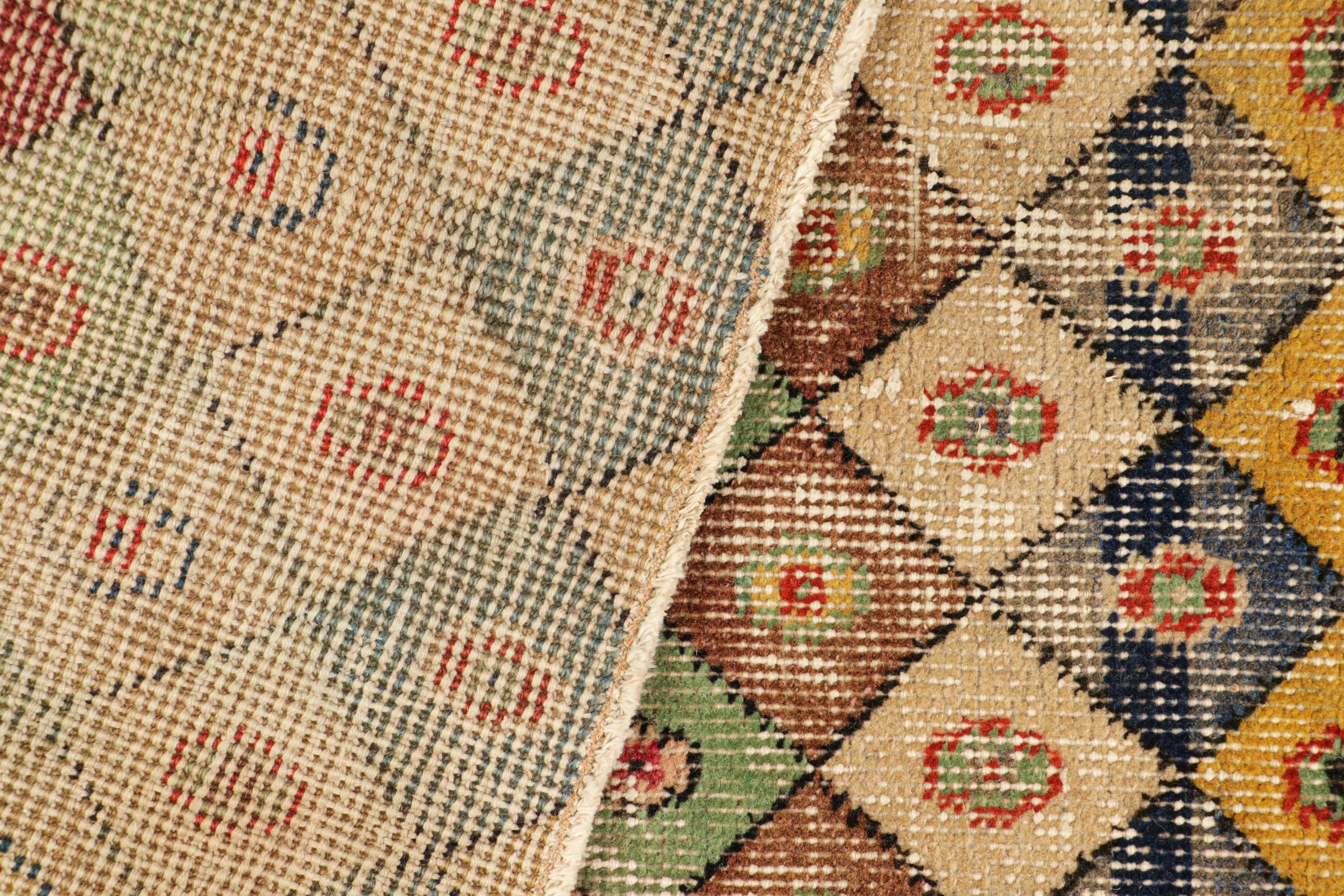 Lana Tappeto Zeki Müren d'epoca con motivi a diamante policromi, da Rug & Kilim in vendita