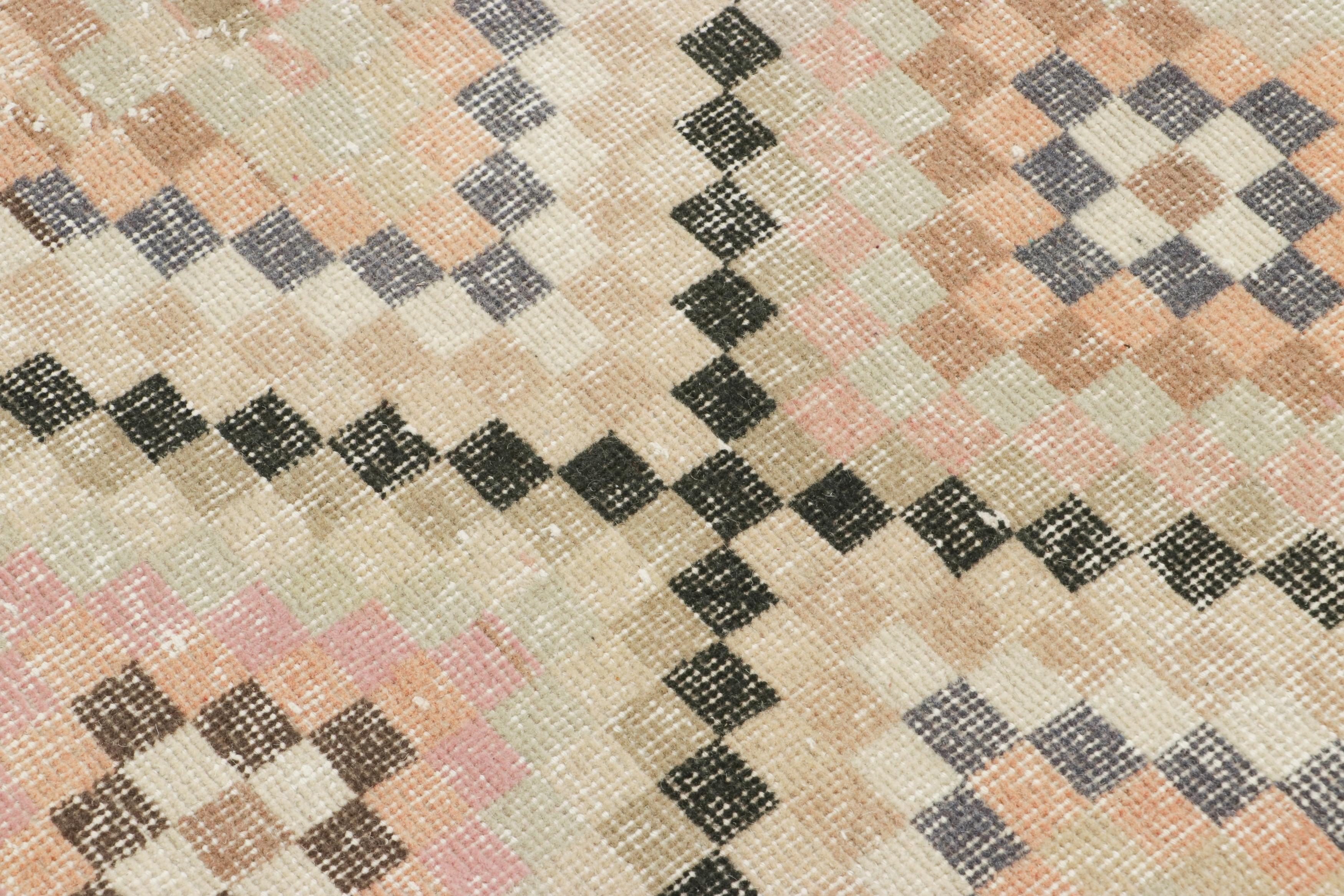 Made with hand-knotted wool circa 1950-1960, this 4x7 vintage Turkish rug of all over floral medallion design is an exciting new distressed addition to the Rug & Kilim’s collection of rare mid-century rugs.

On the Design:

A cream and beige toned