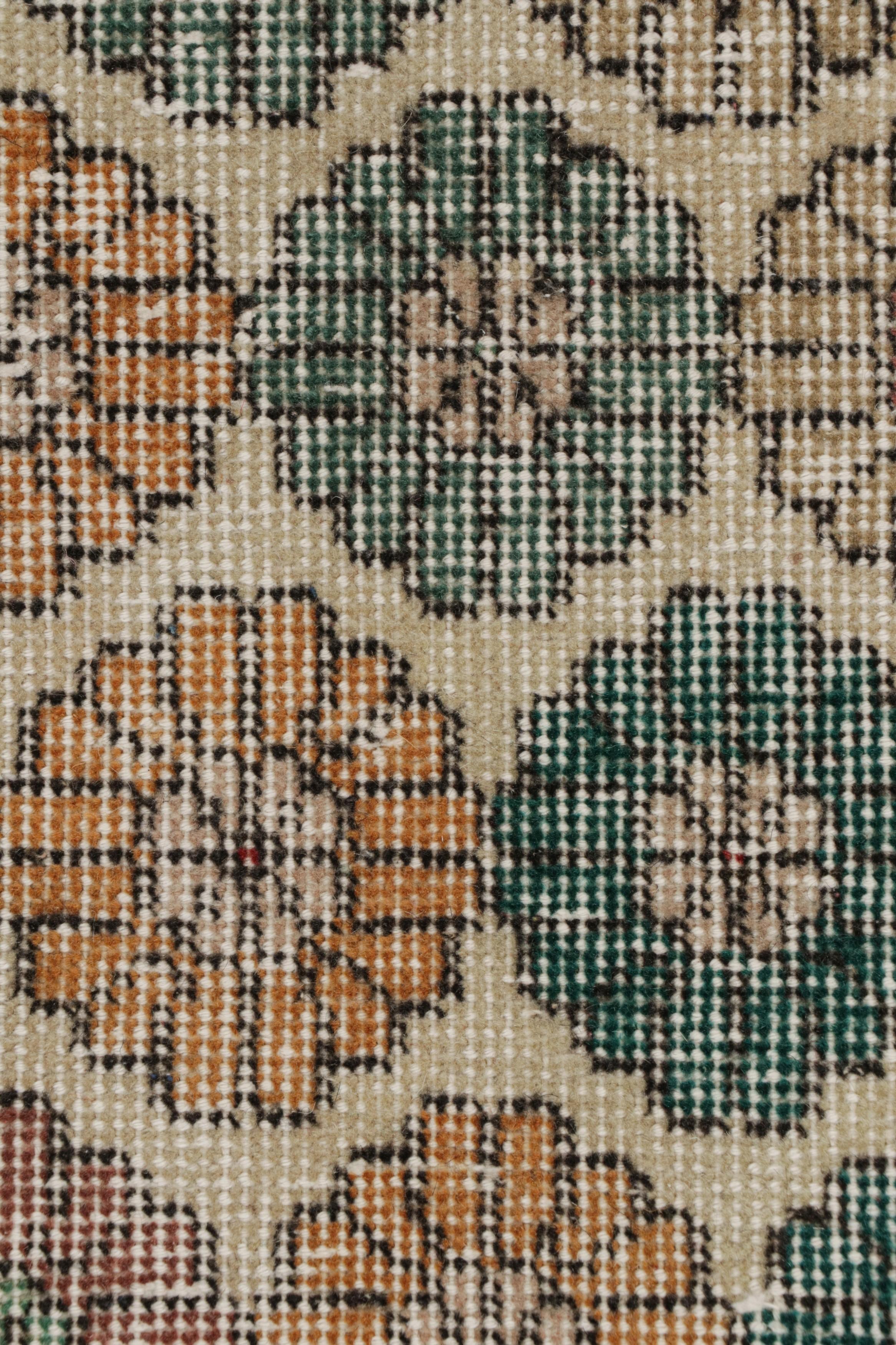 Vintage Zeki Müren Teppich mit polychromem Blumenmuster, von Rug & Kilim im Zustand „Gut“ im Angebot in Long Island City, NY
