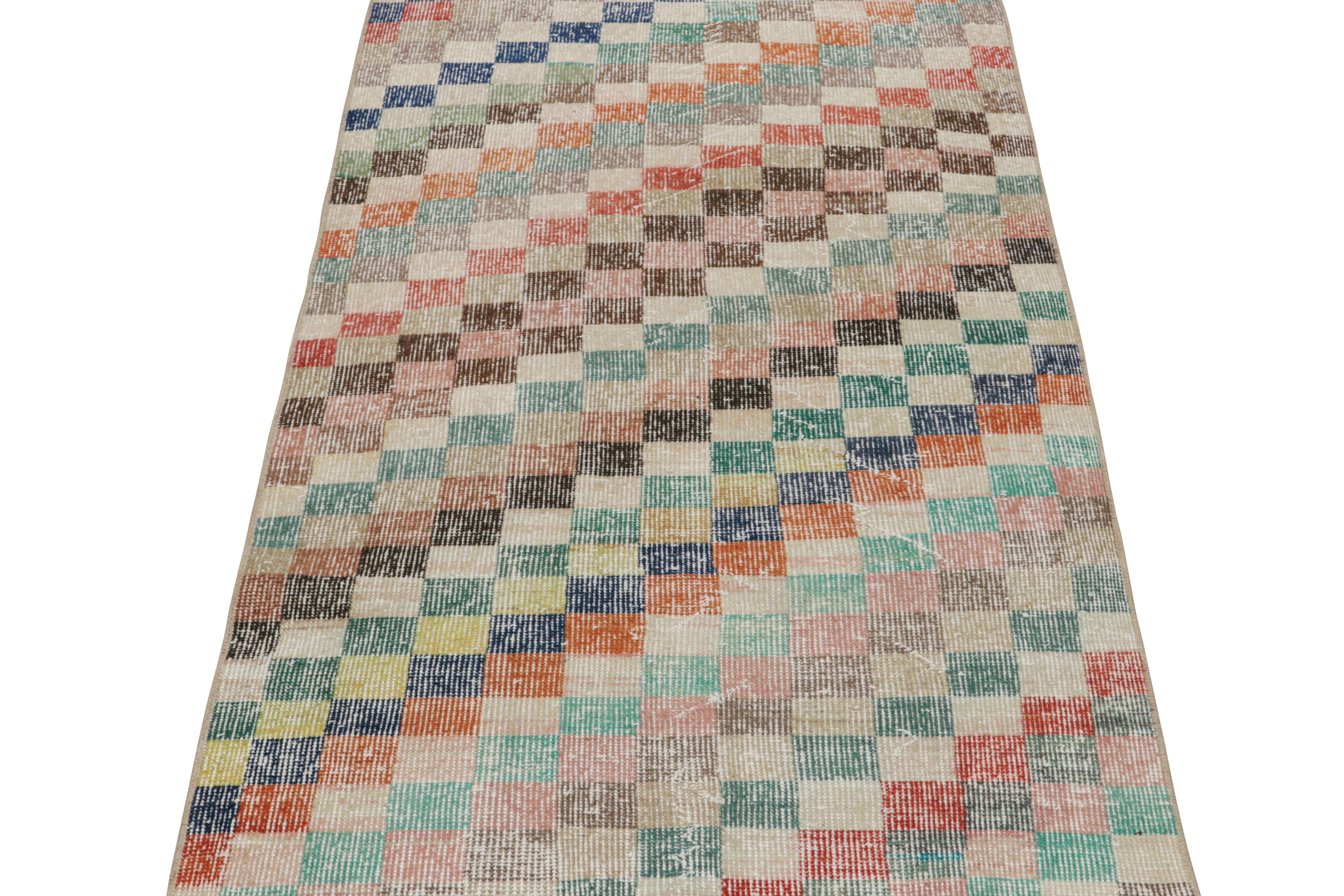 Vintage Zeki Müren Teppich mit polychromem geometrischem Muster, von Rug & Kilim (Türkisch) im Angebot