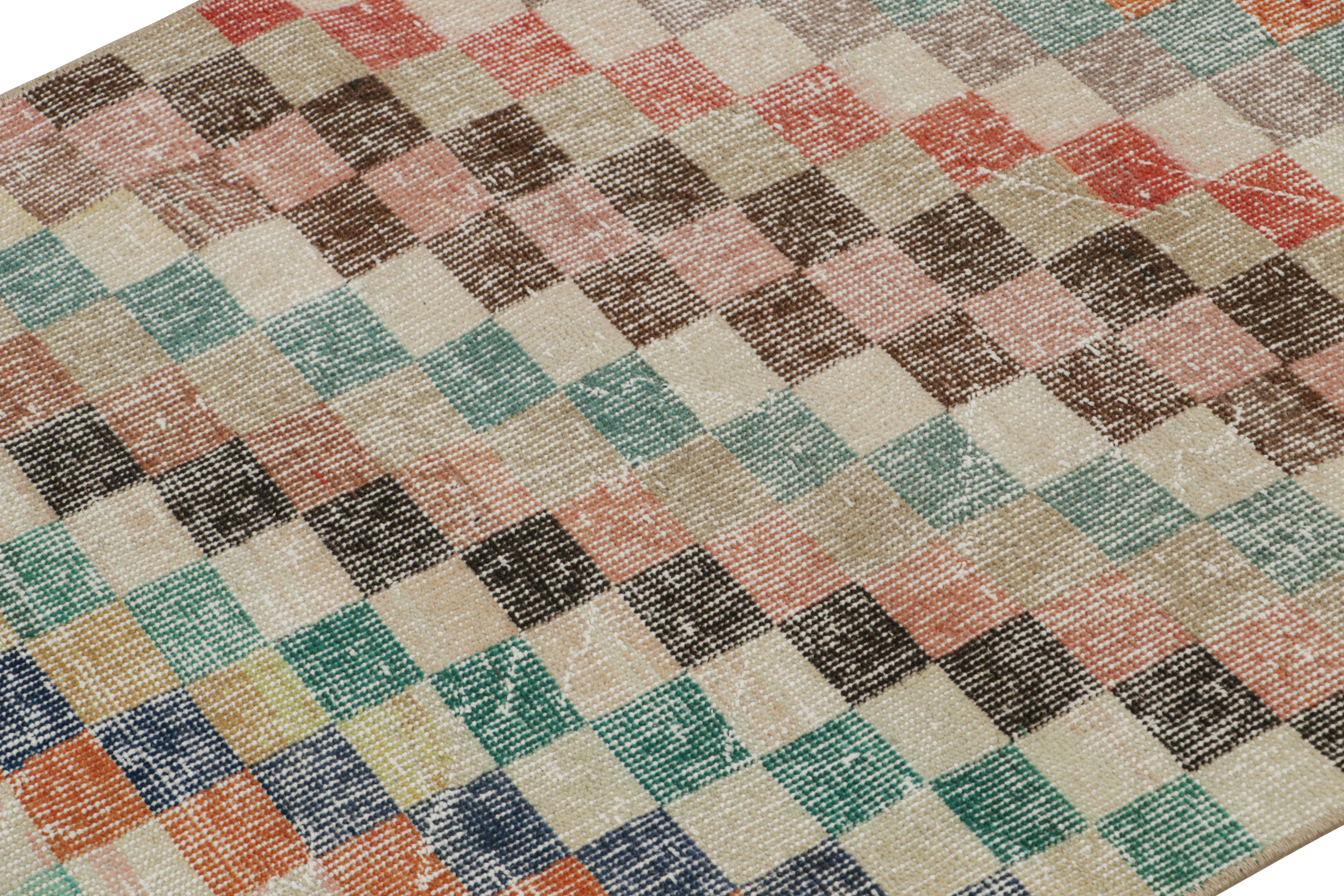 Vintage Zeki Müren Teppich mit polychromem geometrischem Muster, von Rug & Kilim (Handgeknüpft) im Angebot