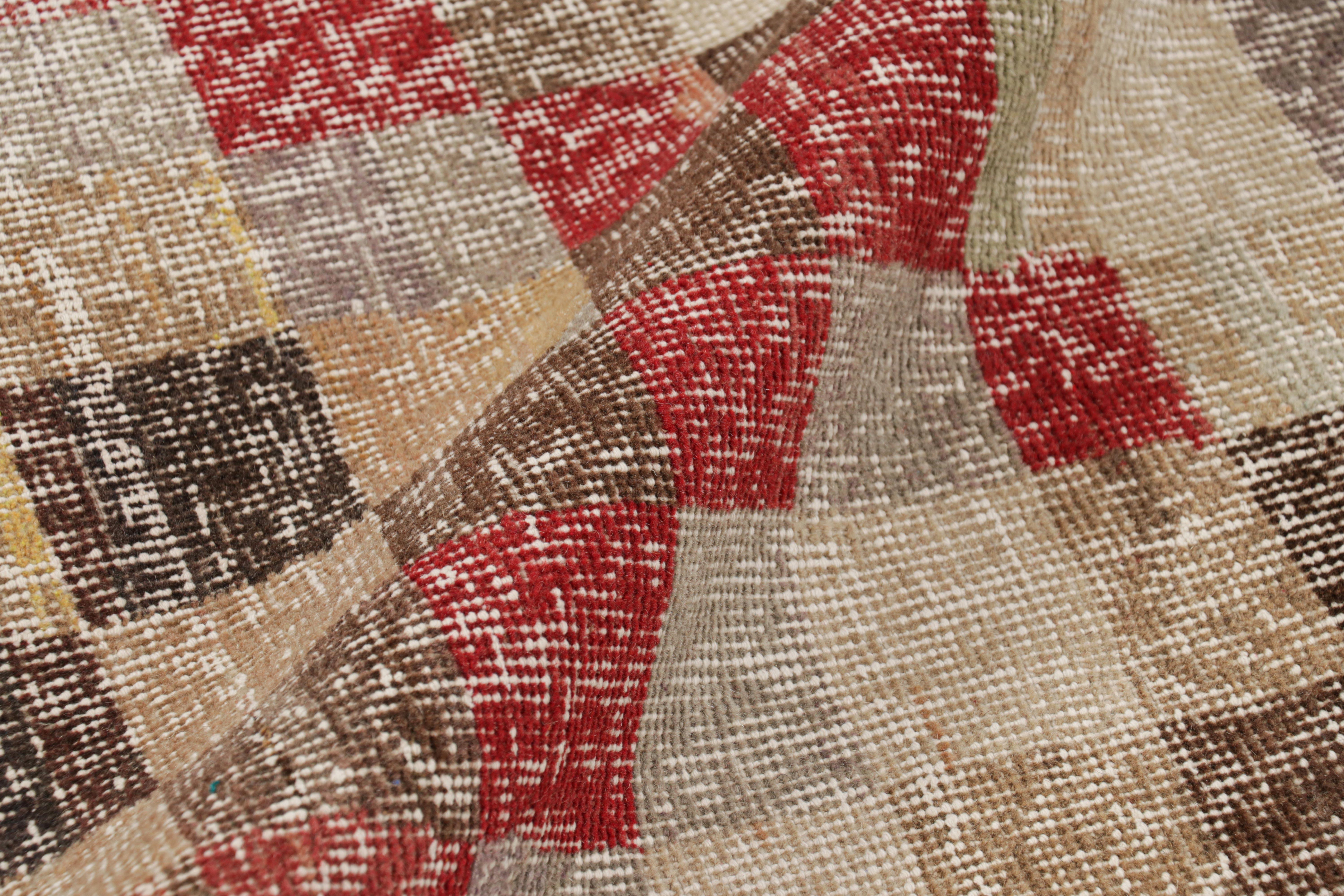 Vintage Zeki Müren Teppich mit polychromen geometrischen Mustern von Rug & Kilim im Zustand „Gut“ im Angebot in Long Island City, NY