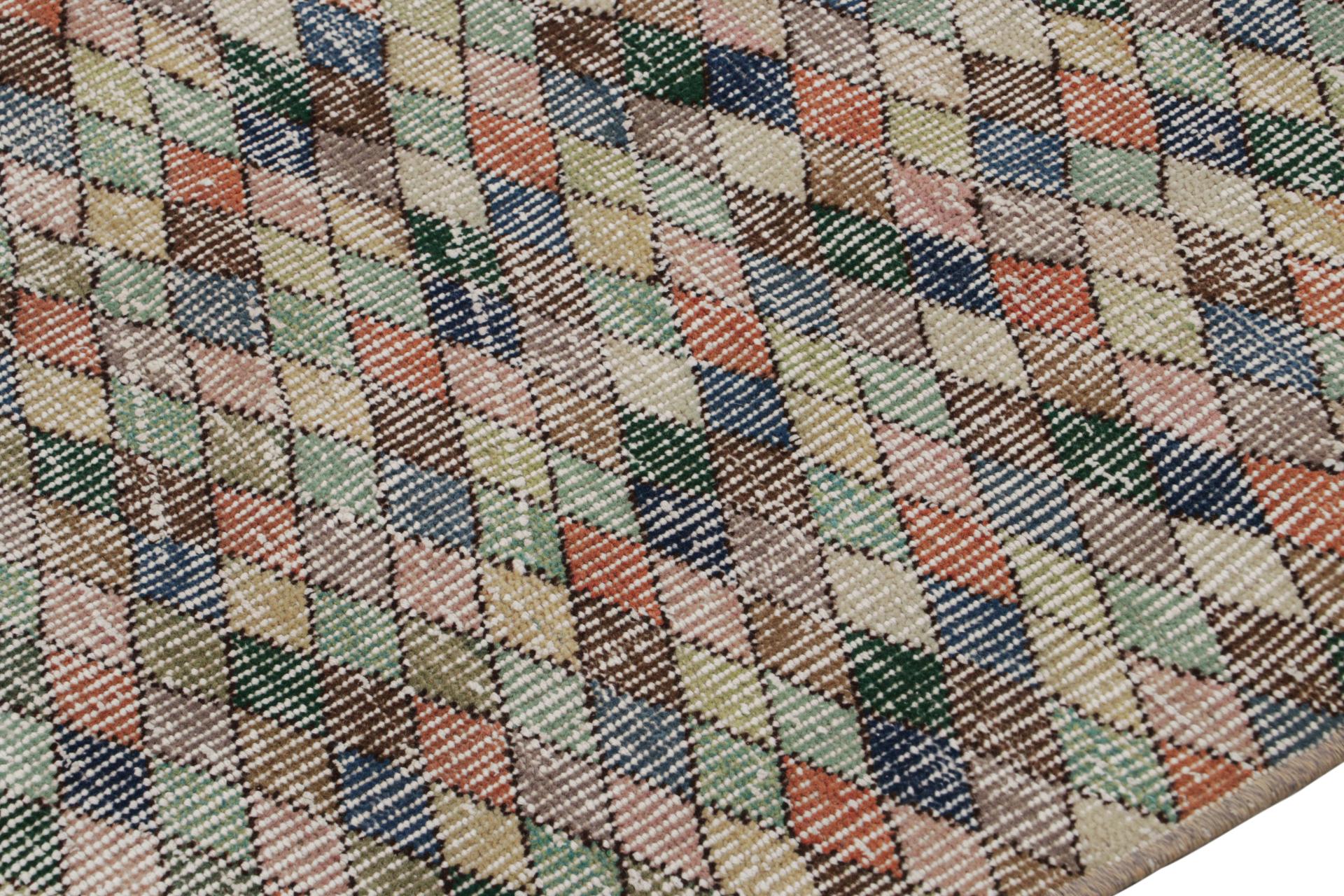 Zeki-Wandteppich mit polychromen, geometrischen Mustern von Rug & Kilim, Vintage im Zustand „Gut“ im Angebot in Long Island City, NY