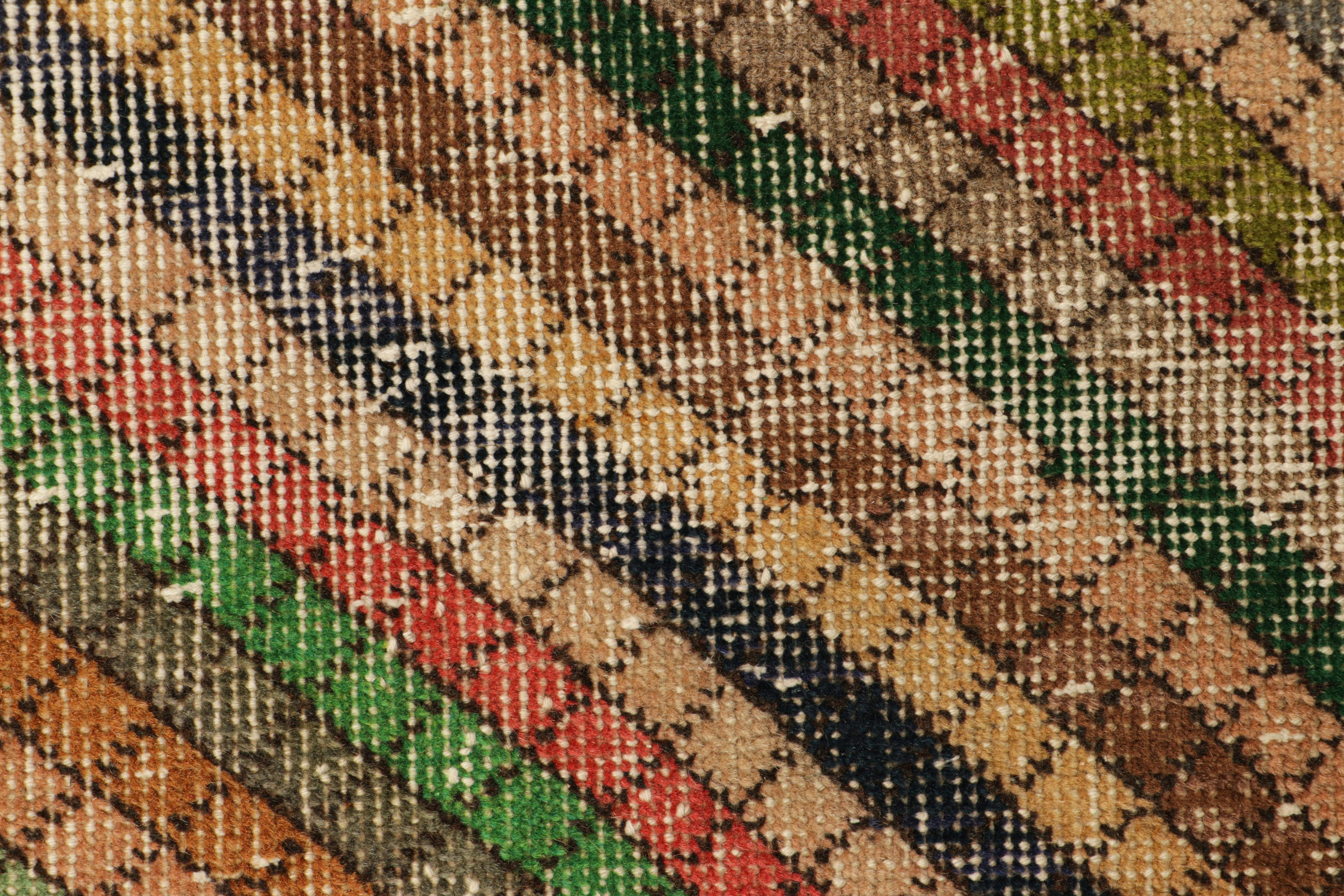 Vintage Zeki Müren Teppich mit polychromen geometrischen Mustern, von Rug & Kilim (Türkisch) im Angebot