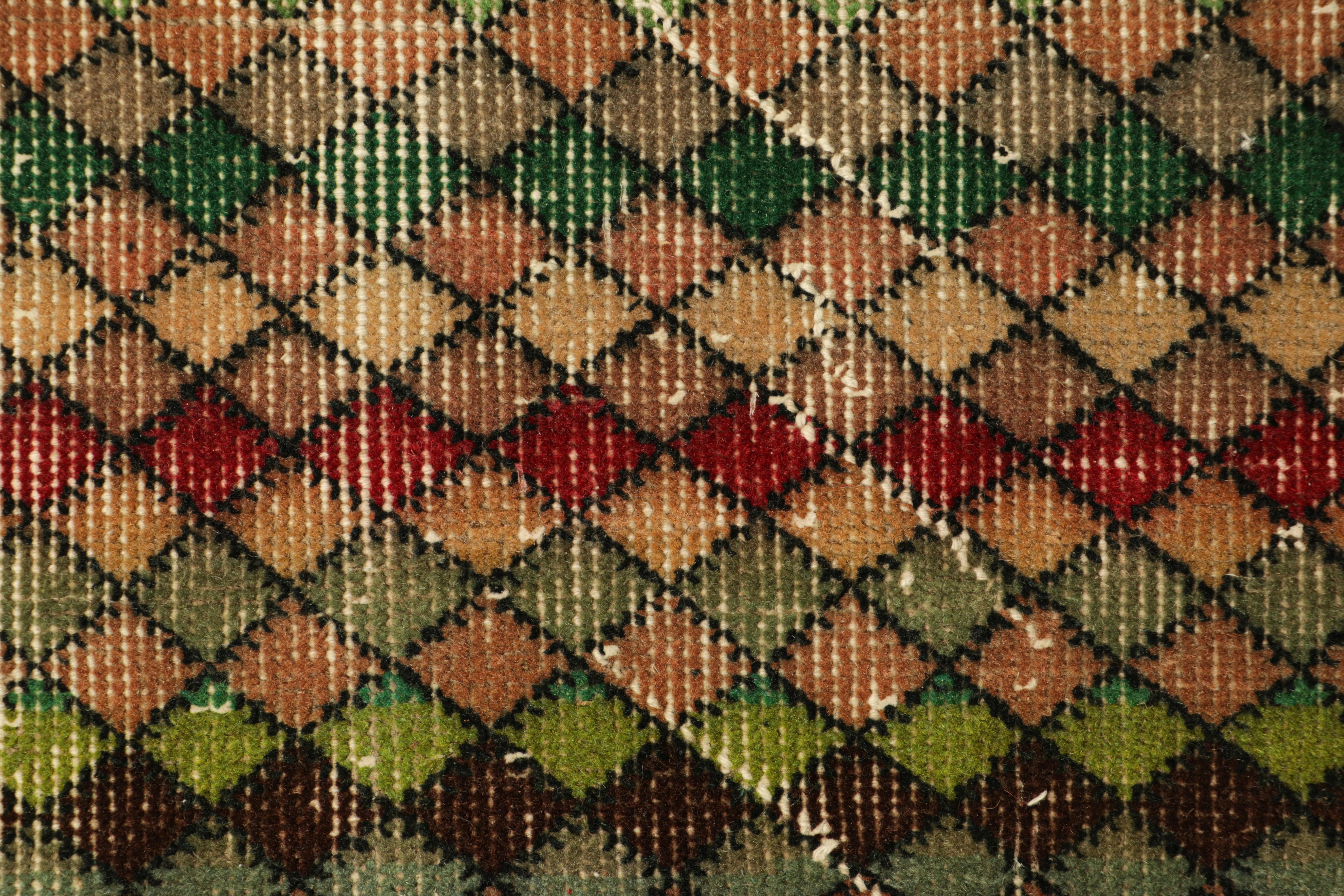 Turco Tappeto vintage Zeki Müren con motivi geometrici policromatici, da Rug & Kilim in vendita