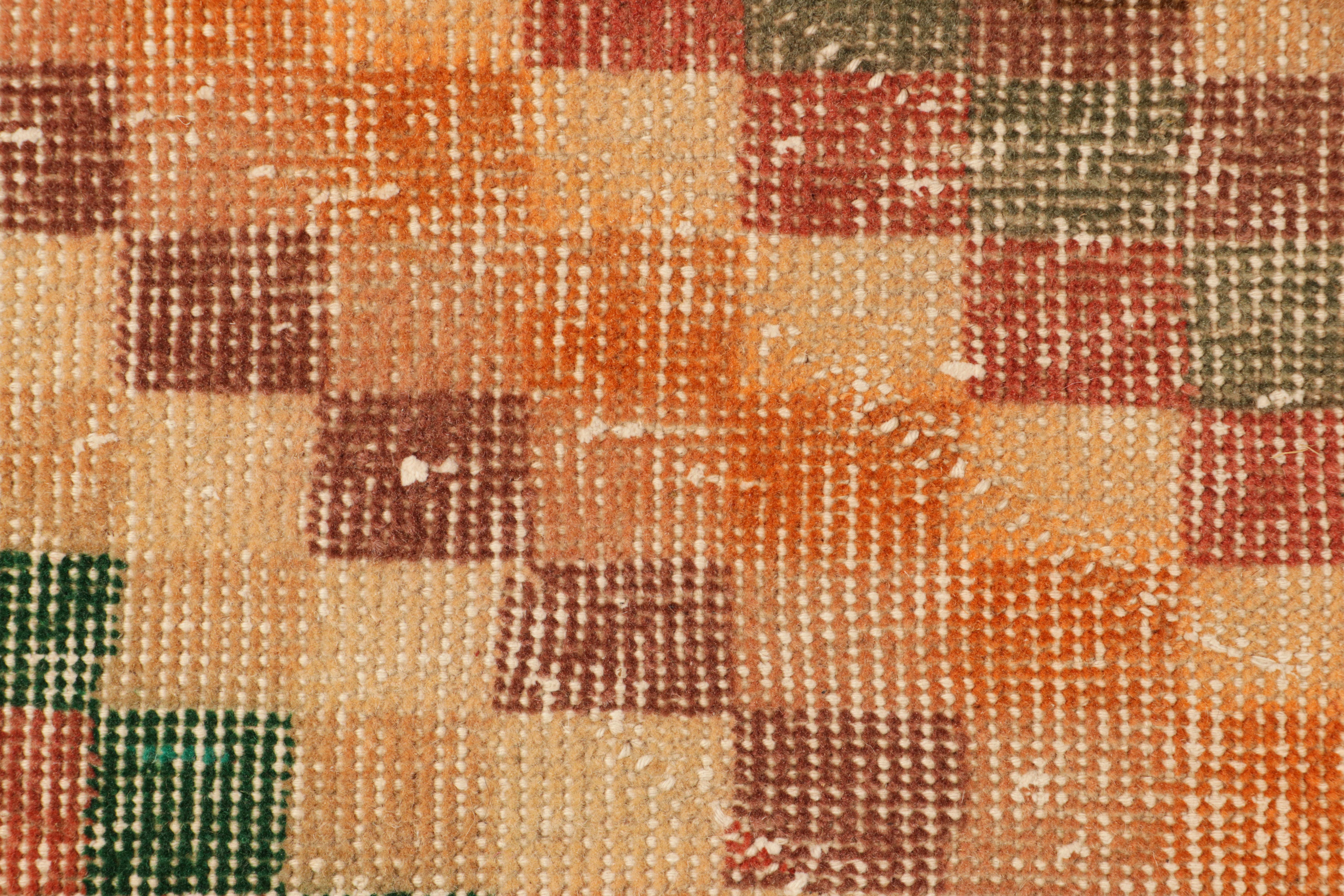 Vintage Zeki Müren Teppich mit polychromen geometrischen Mustern, von Rug & Kilim (Türkisch) im Angebot