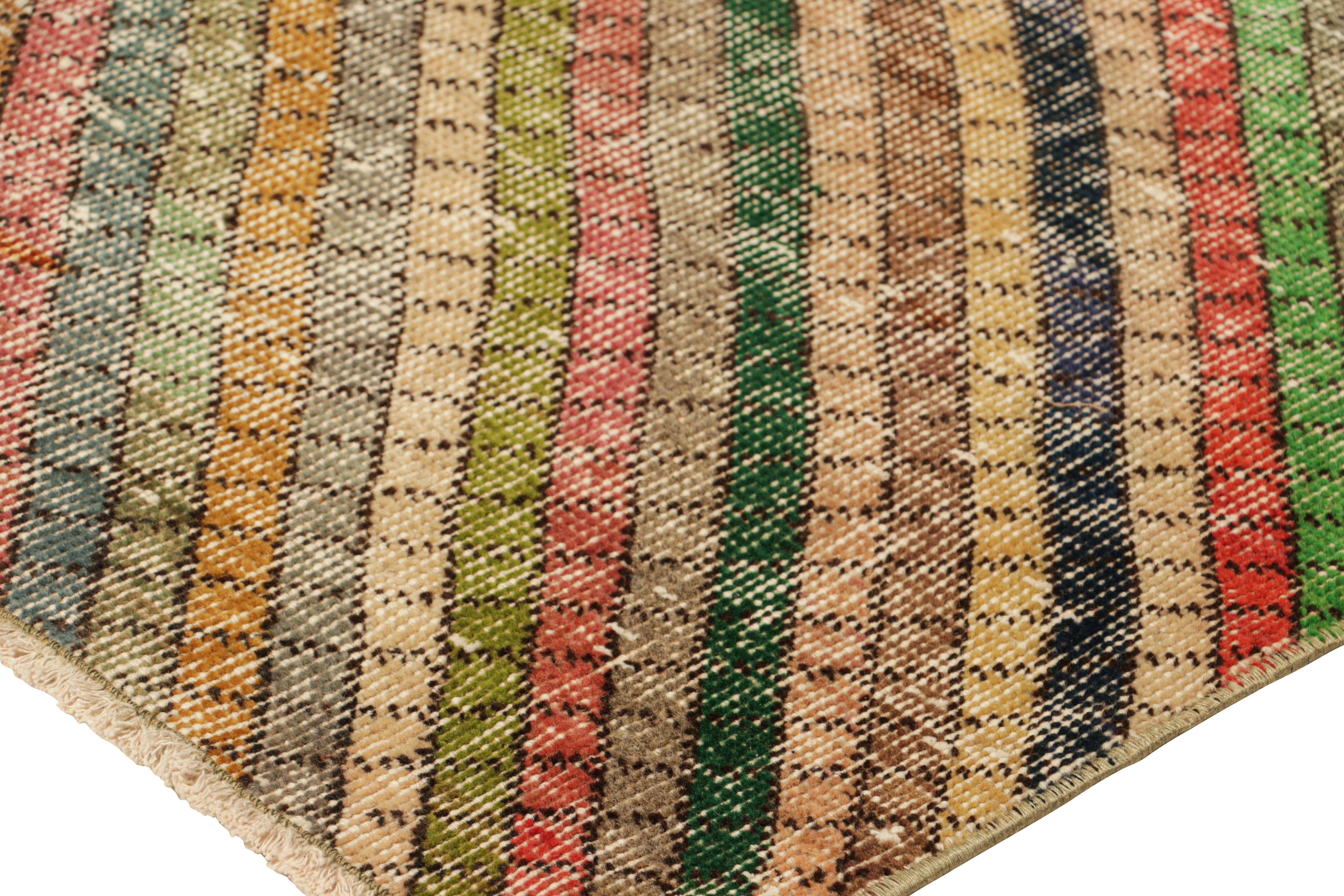 Vintage Zeki Müren Teppich mit polychromen geometrischen Mustern, von Rug & Kilim (Mitte des 20. Jahrhunderts) im Angebot