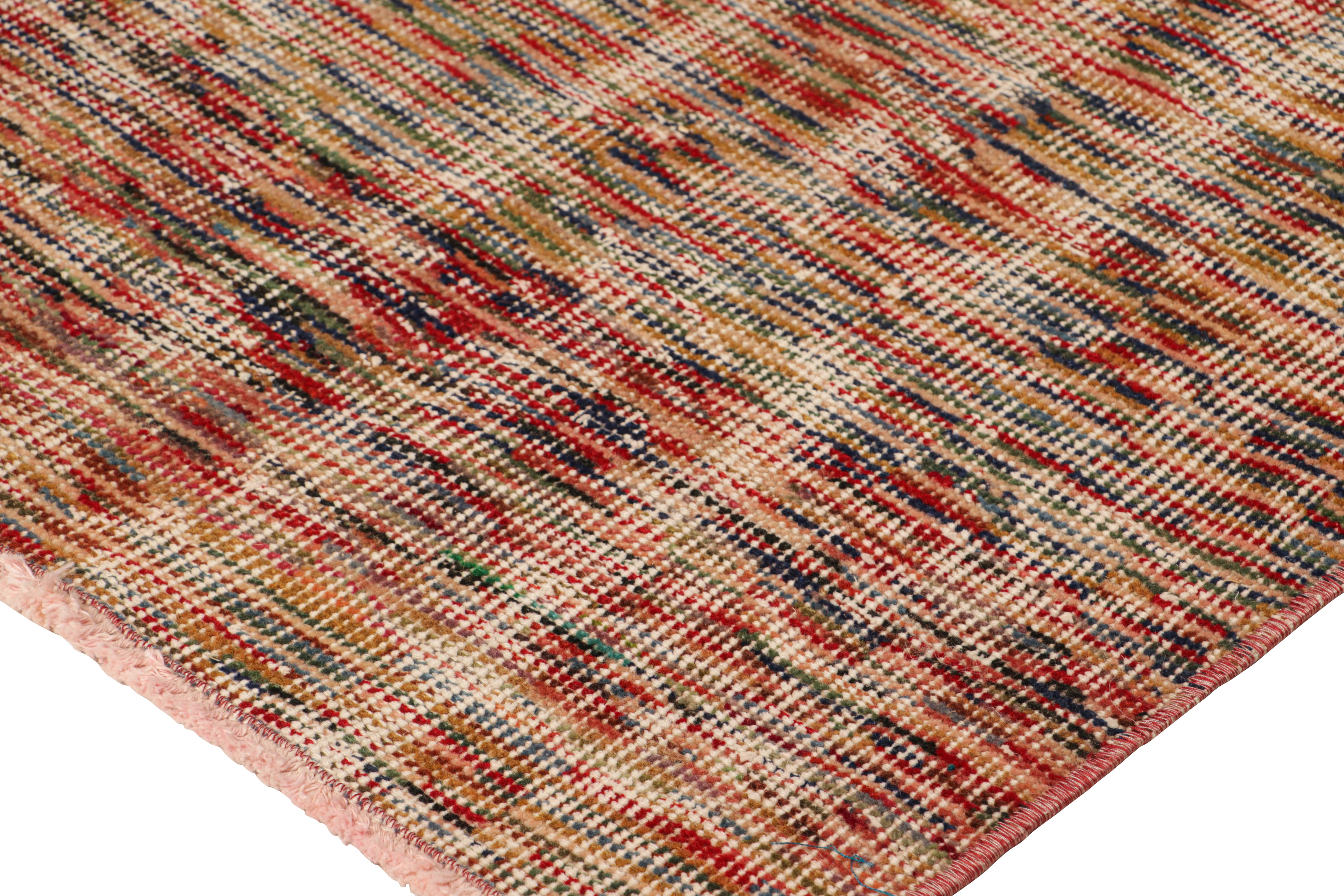 Vintage Zeki Müren Teppich mit polychromen geometrischen Streifen, von Rug & Kilim (Wolle) im Angebot