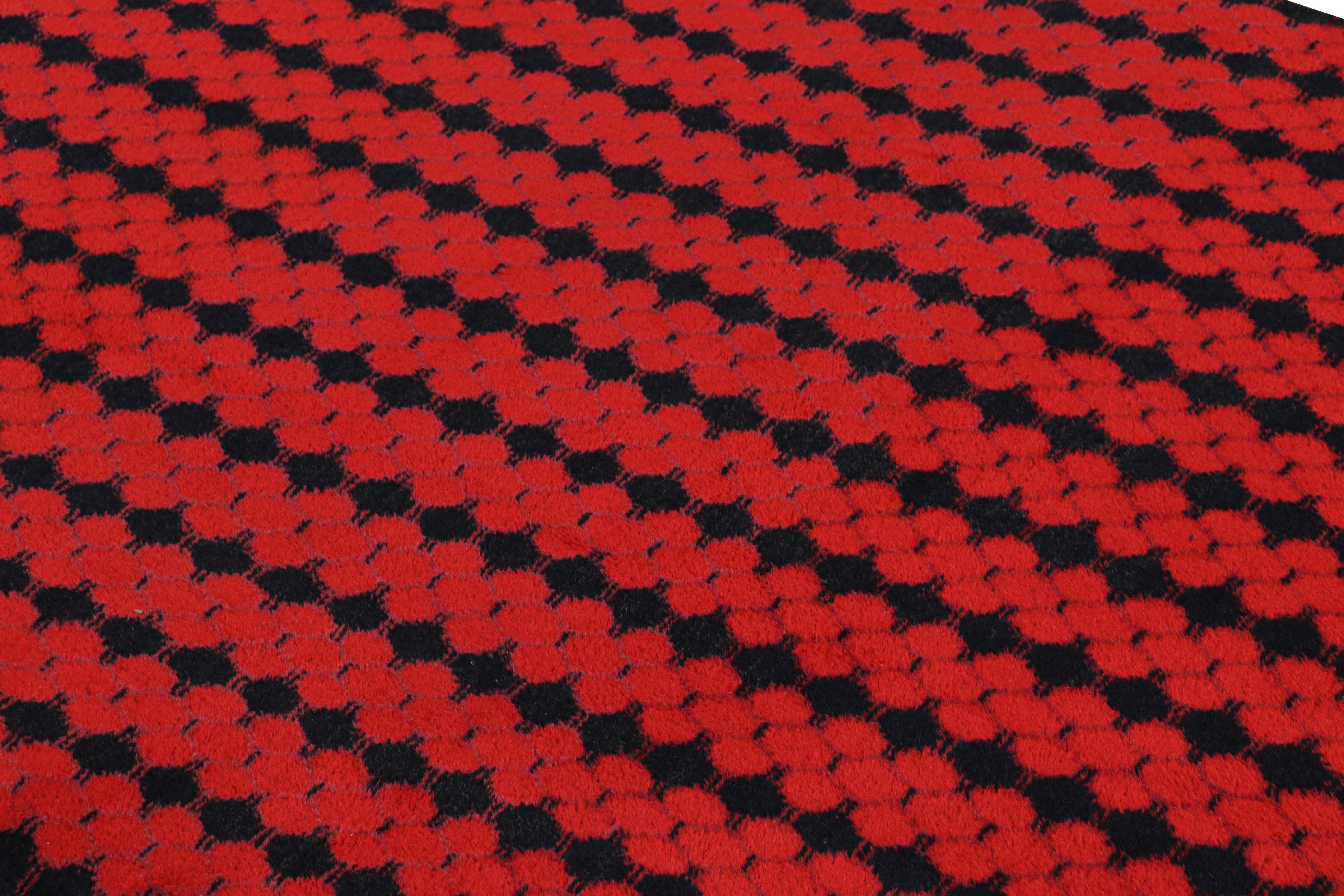 Hand-knotted in wool and originating from Turkey circa 1960 – 1970, this 4x6 vintage Zeki Müren rug is a unique addition to the Rug & Kilim Collection for its colors and geometric stripes across the field

On the Design: 

Connoisseurs will admire