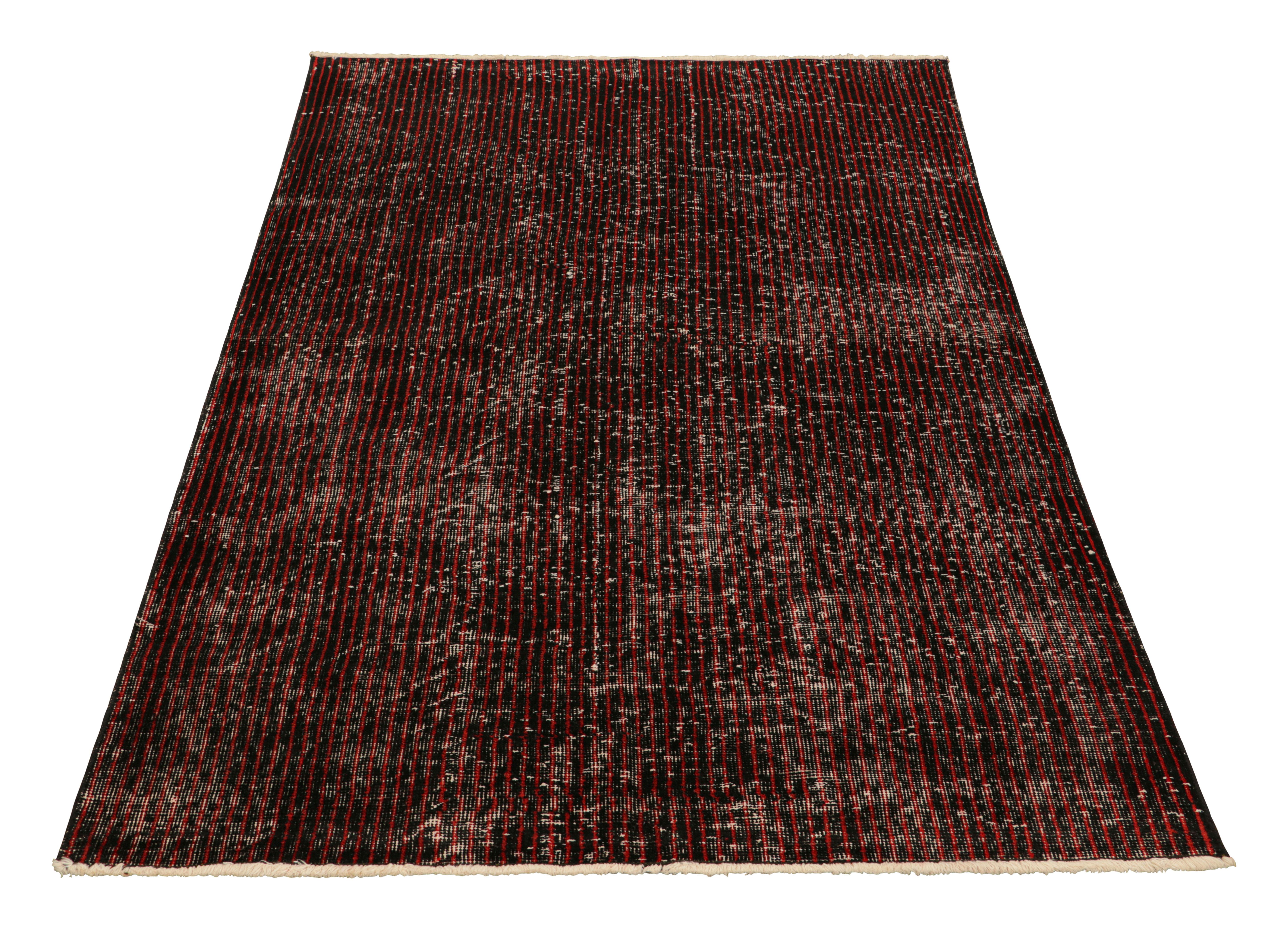 Tappeto vintage Zeki Müren con strisce rosse e nere, da Rug & Kilim In condizioni buone in vendita a Long Island City, NY